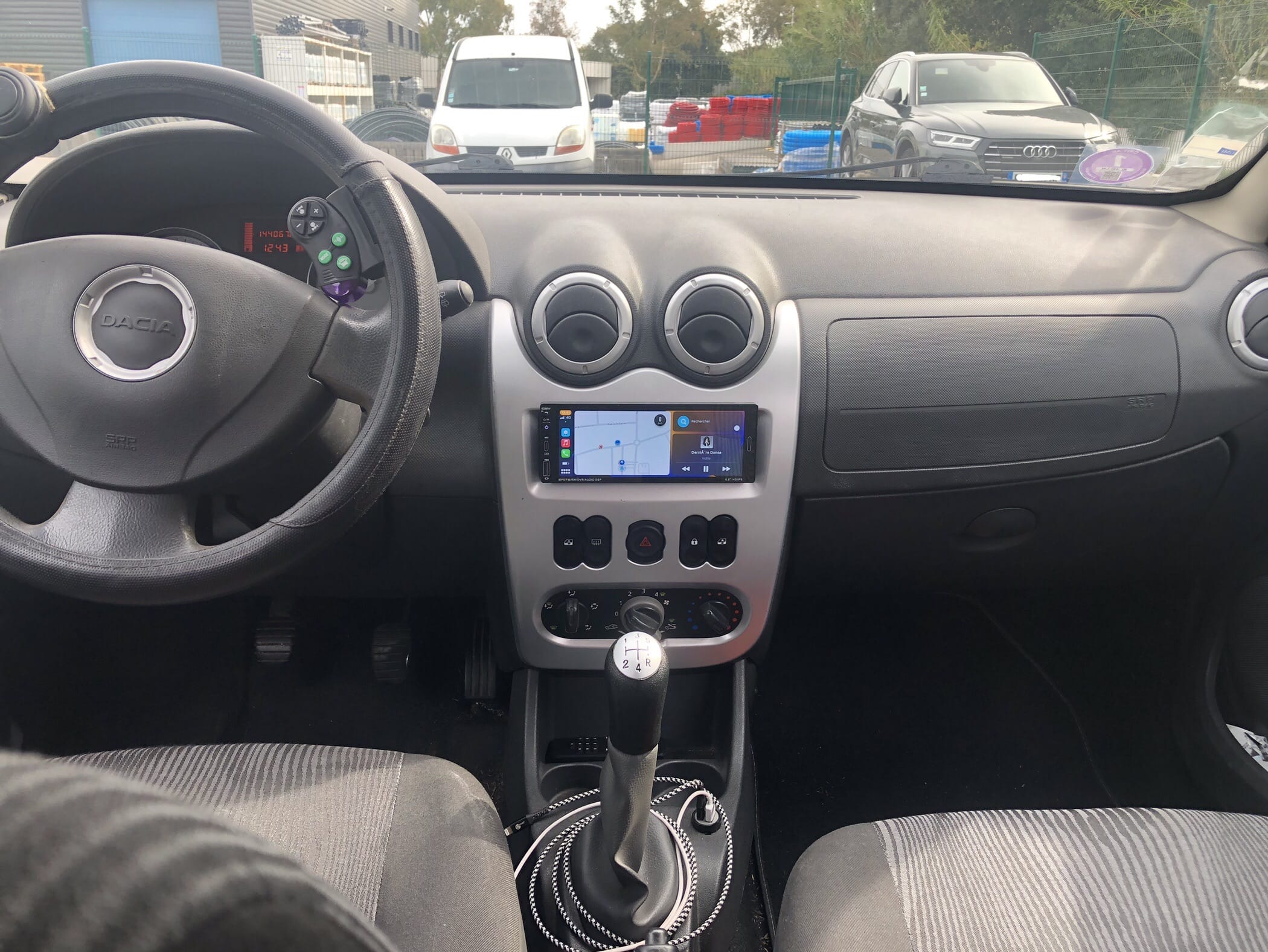 Dacia Sandero avec Entrée audio / iPod