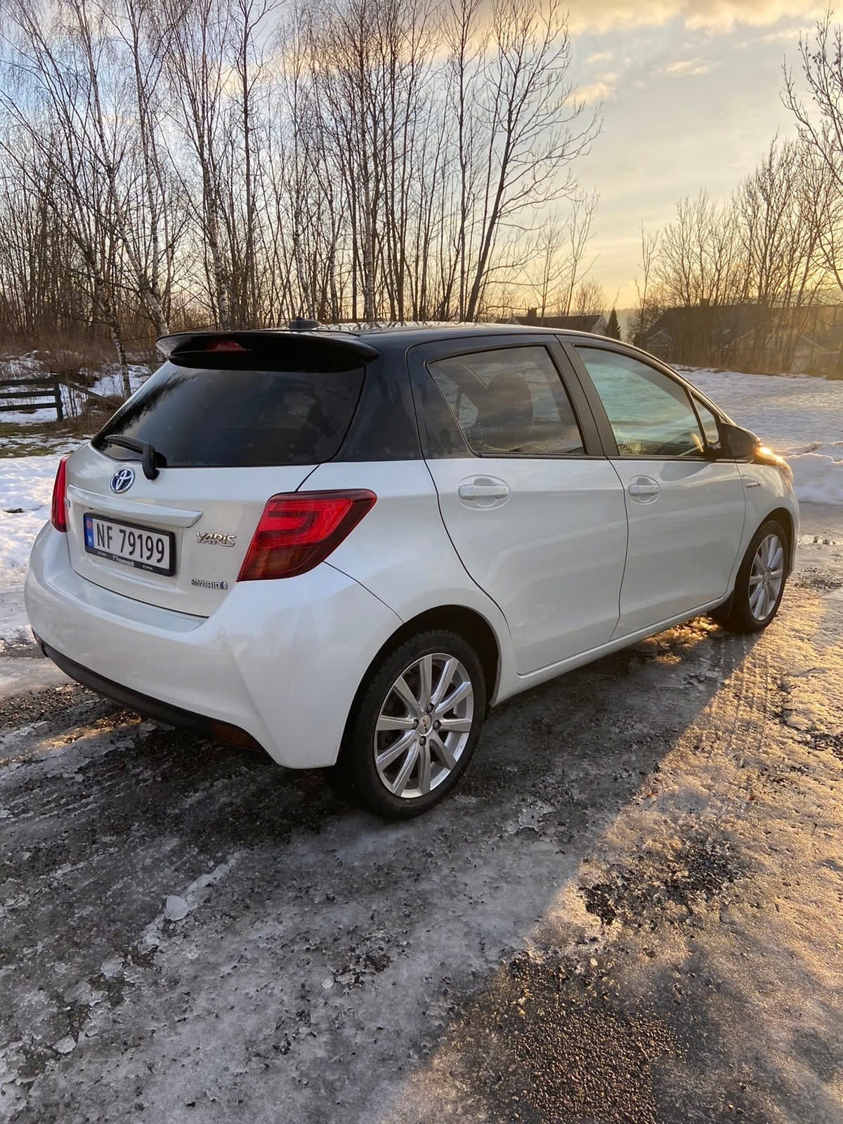 Toyota Yaris Hybrid med Ryggekamera