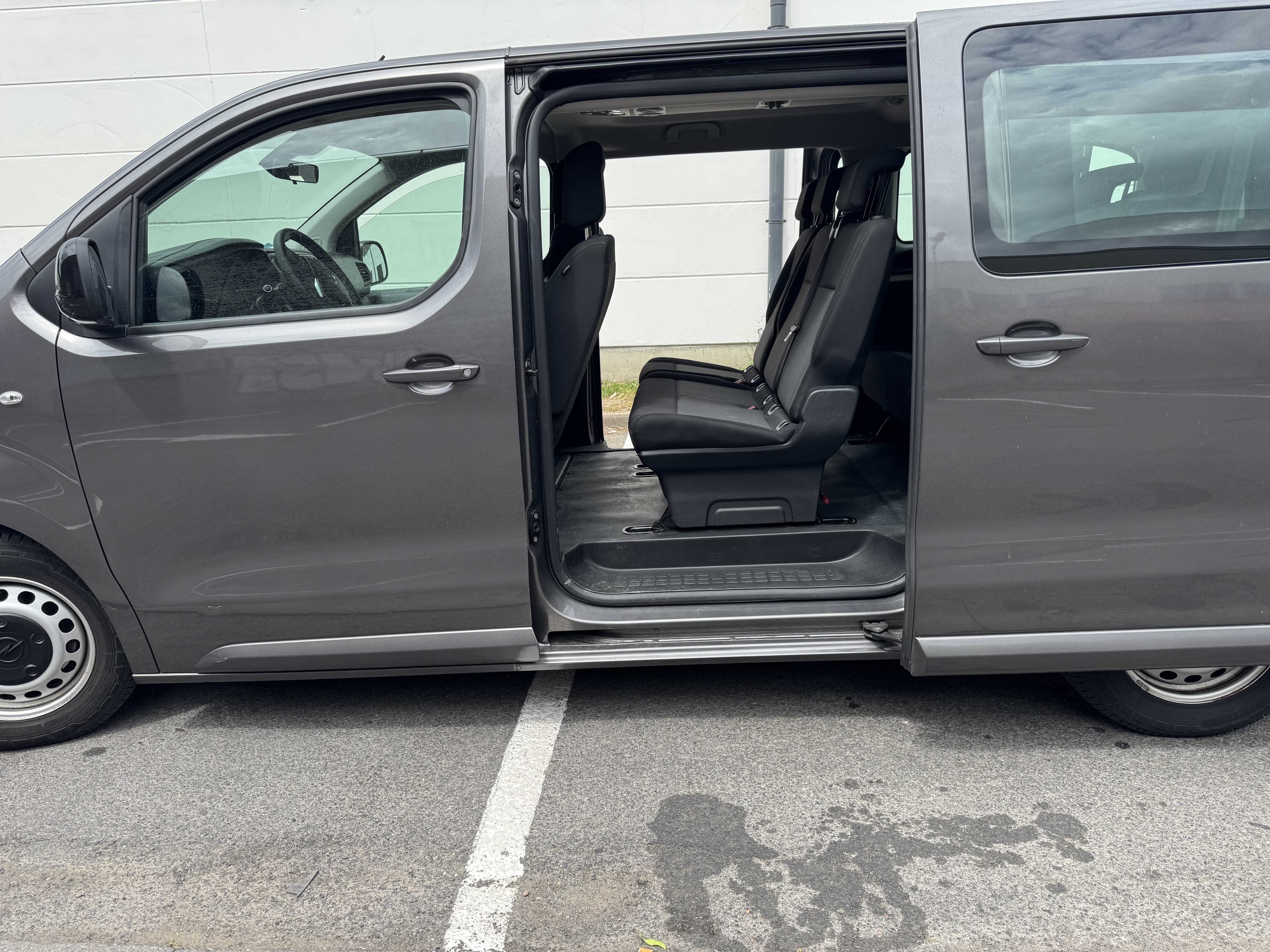 Opel Vivaro Combi avec Siège bébé