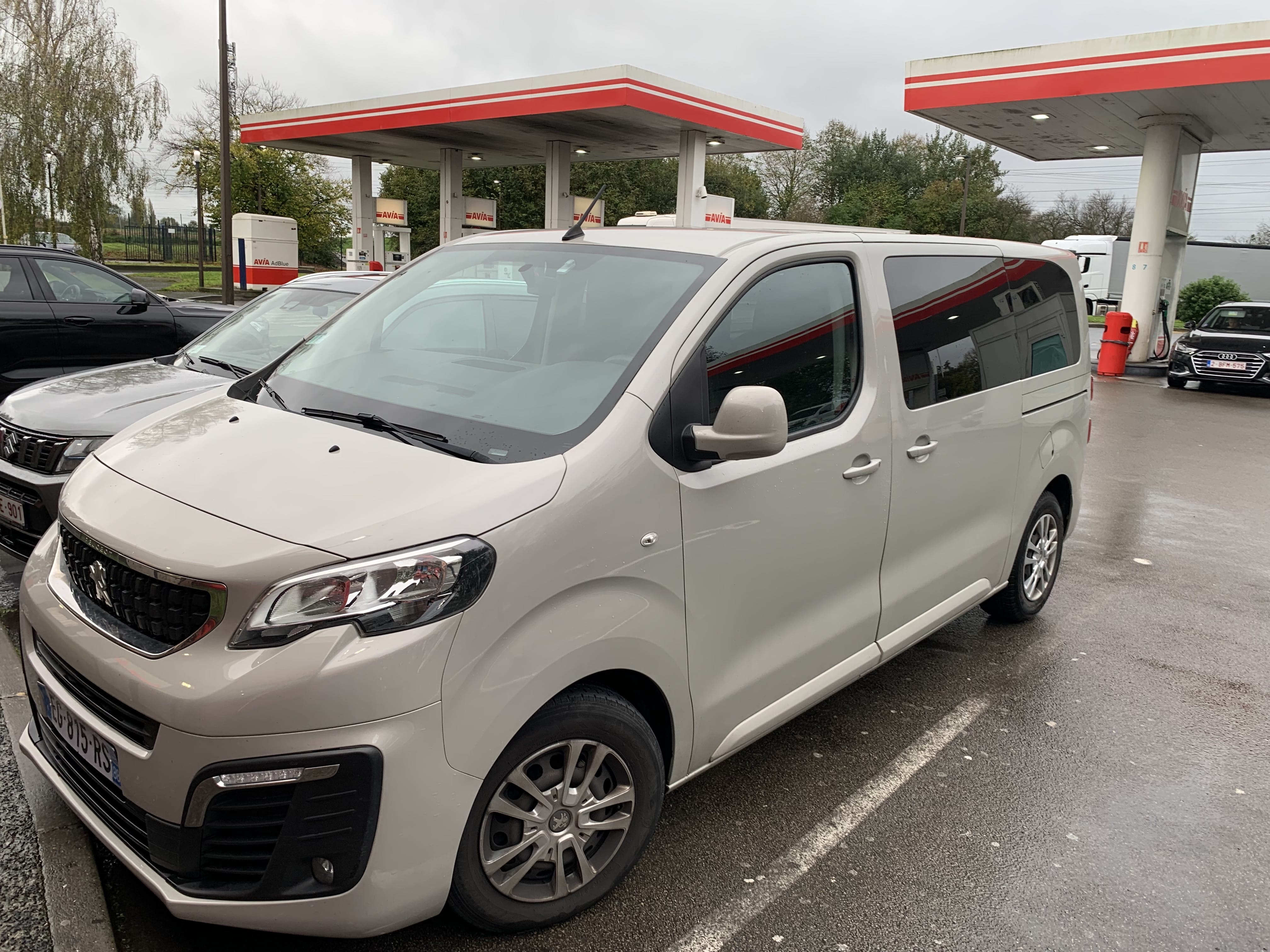 Peugeot Traveller avec GPS