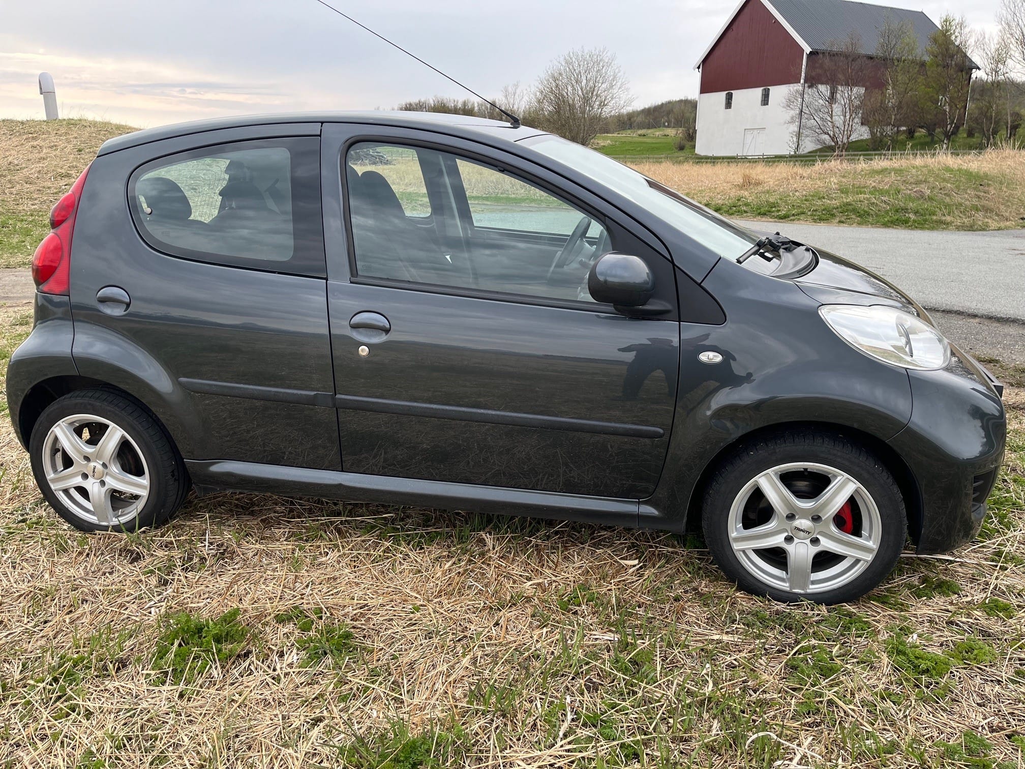 Peugeot 107 1.0 Bensin med Aircondition