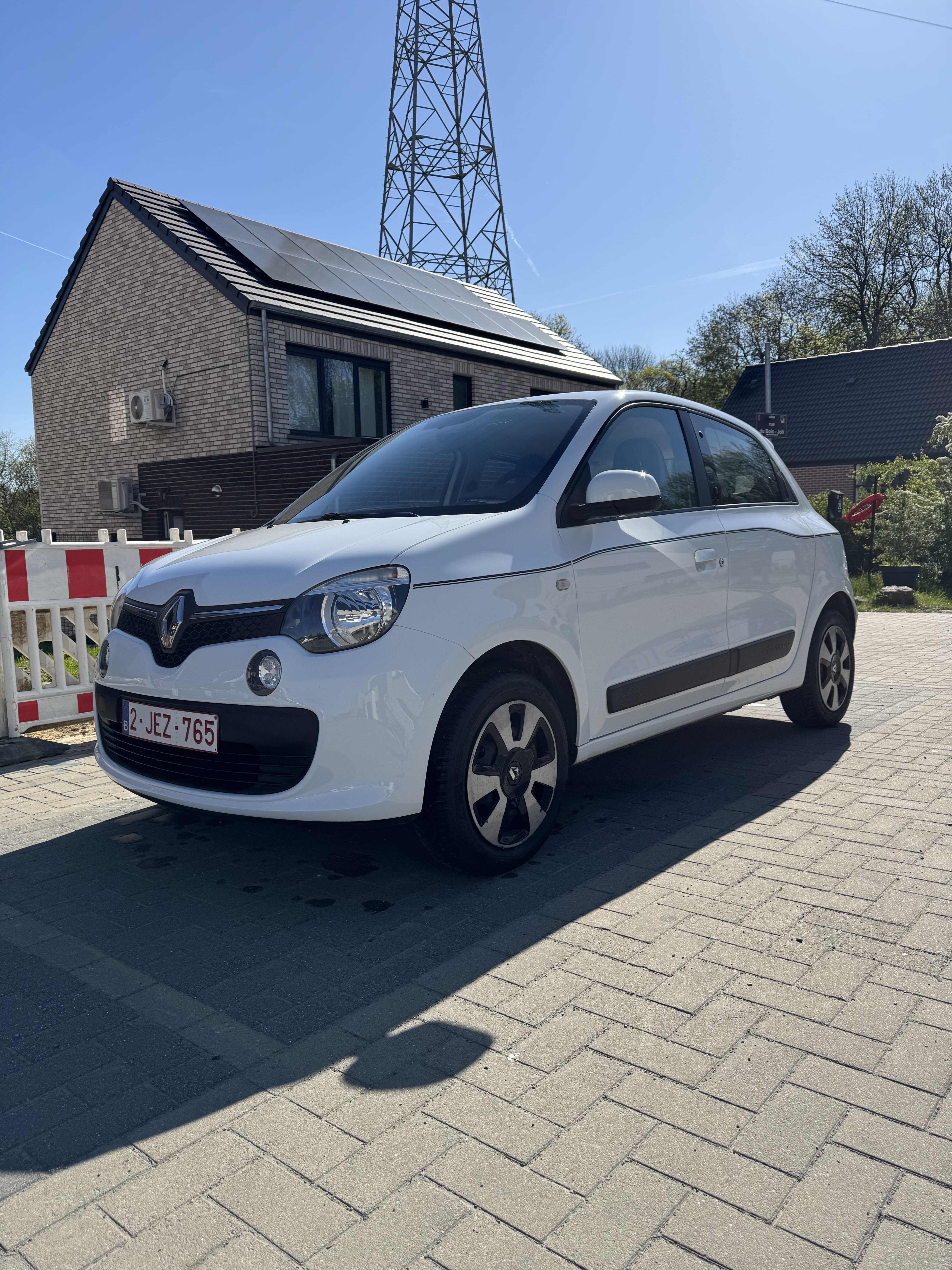 Renault Twingo III 1.0 essence with Cruise control