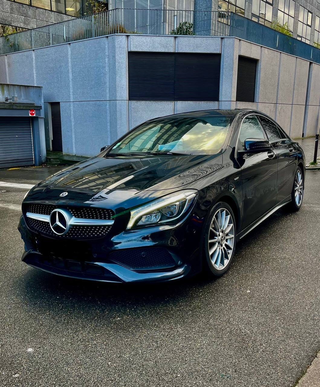 Mercedes-Benz Classe CLA avec Coffre de toit