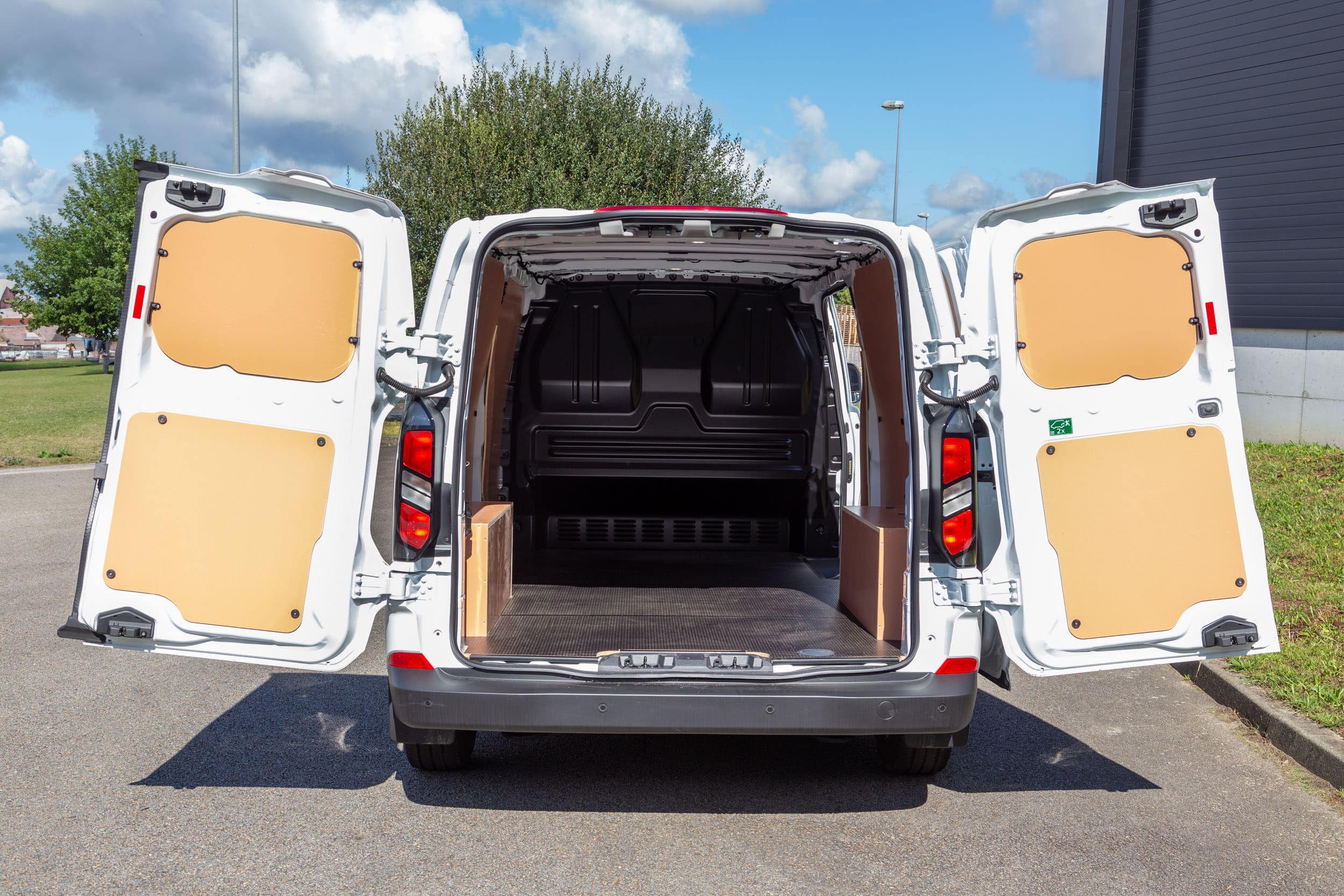 Ford Transit Custom Fourgon 2.0 136ch diesel avec Apple CarPlay