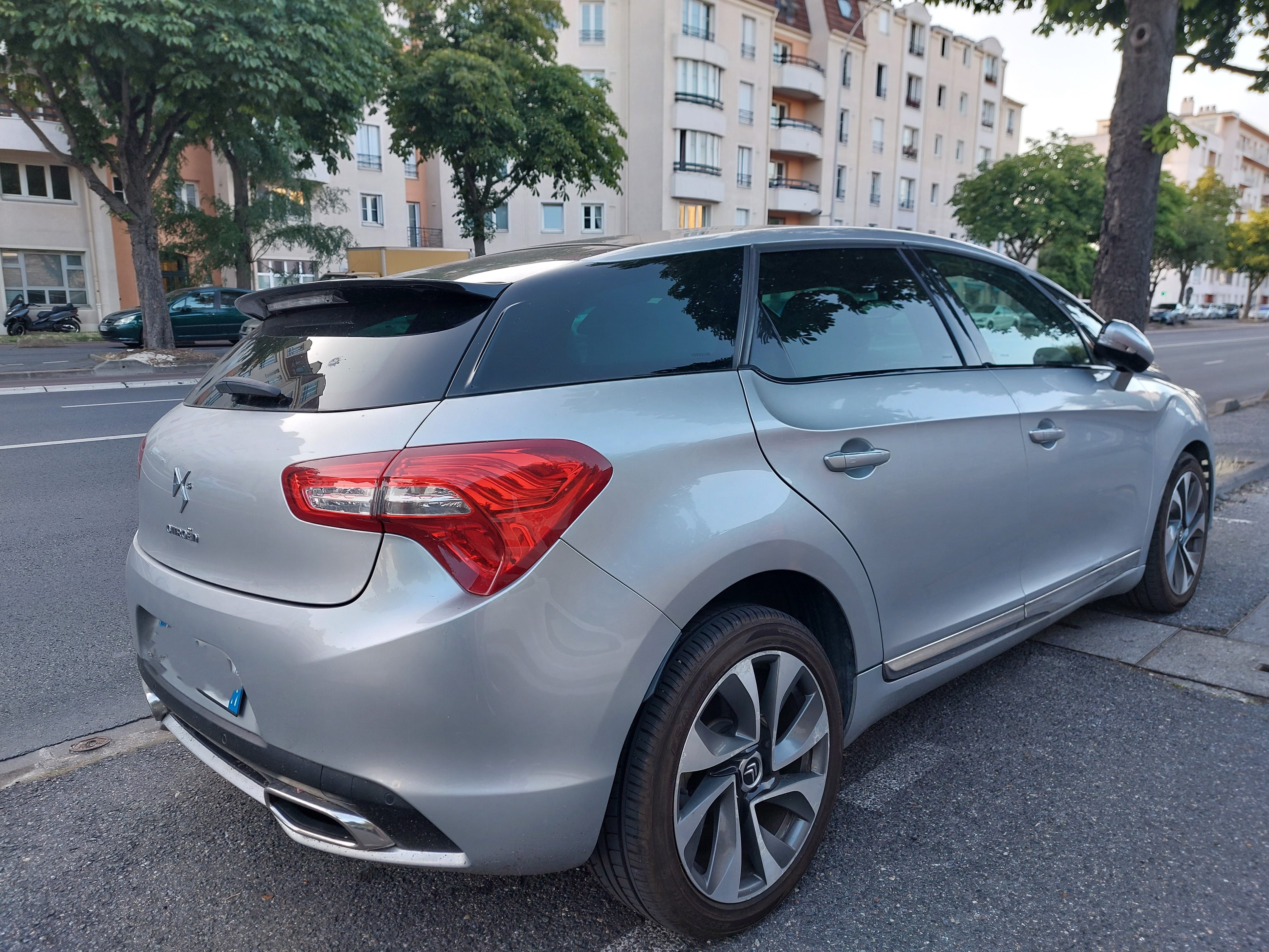 Citroen DS5 avec Entrée audio / iPod