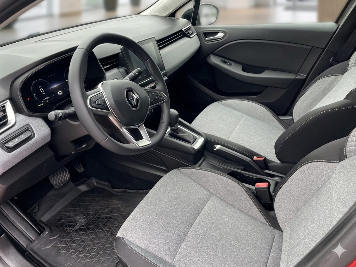 Renault Clio E-tech con GPS