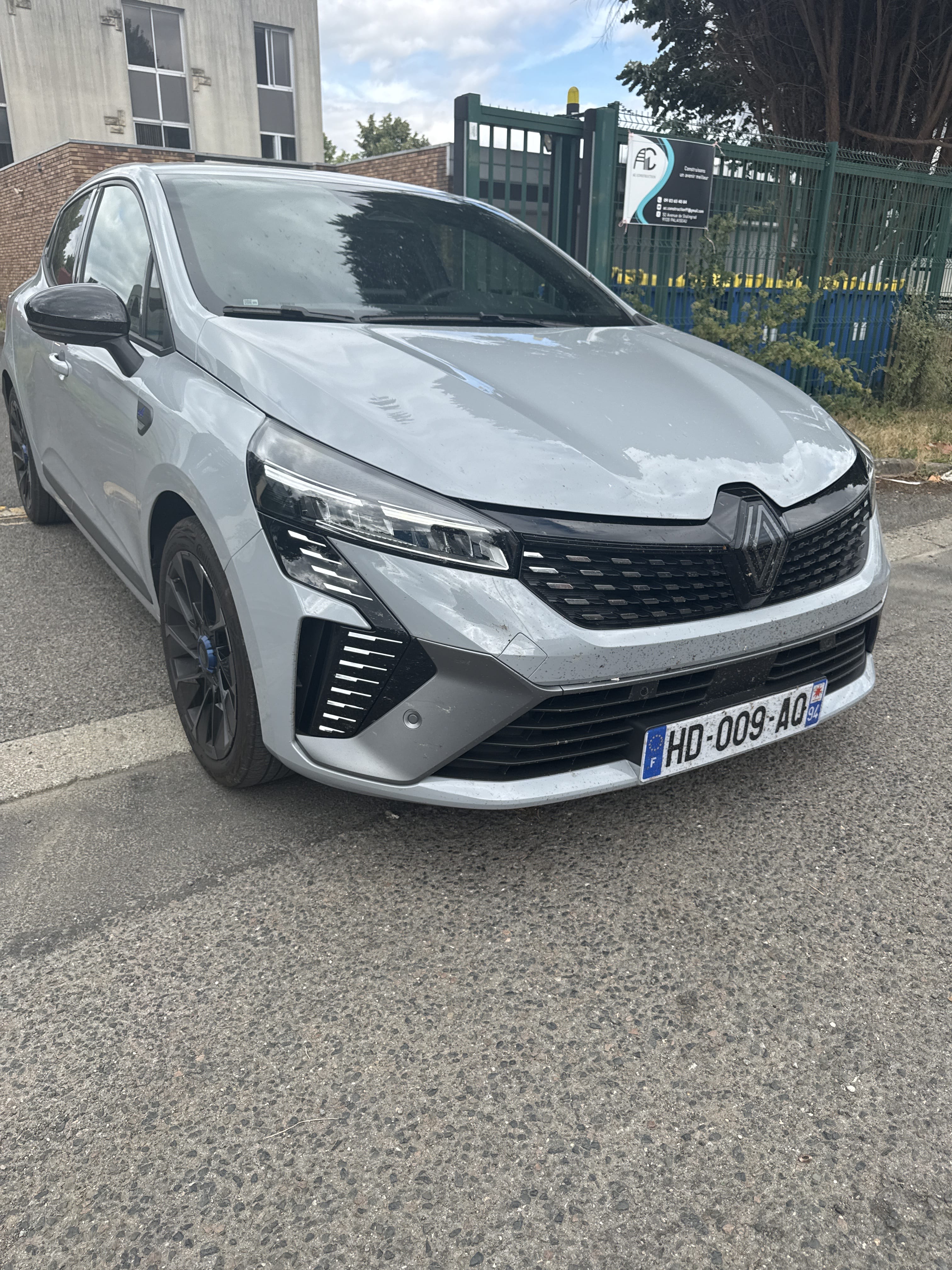 Renault Clio E-tech, 2025, Essence 95 / Électrique (hybride), automatique