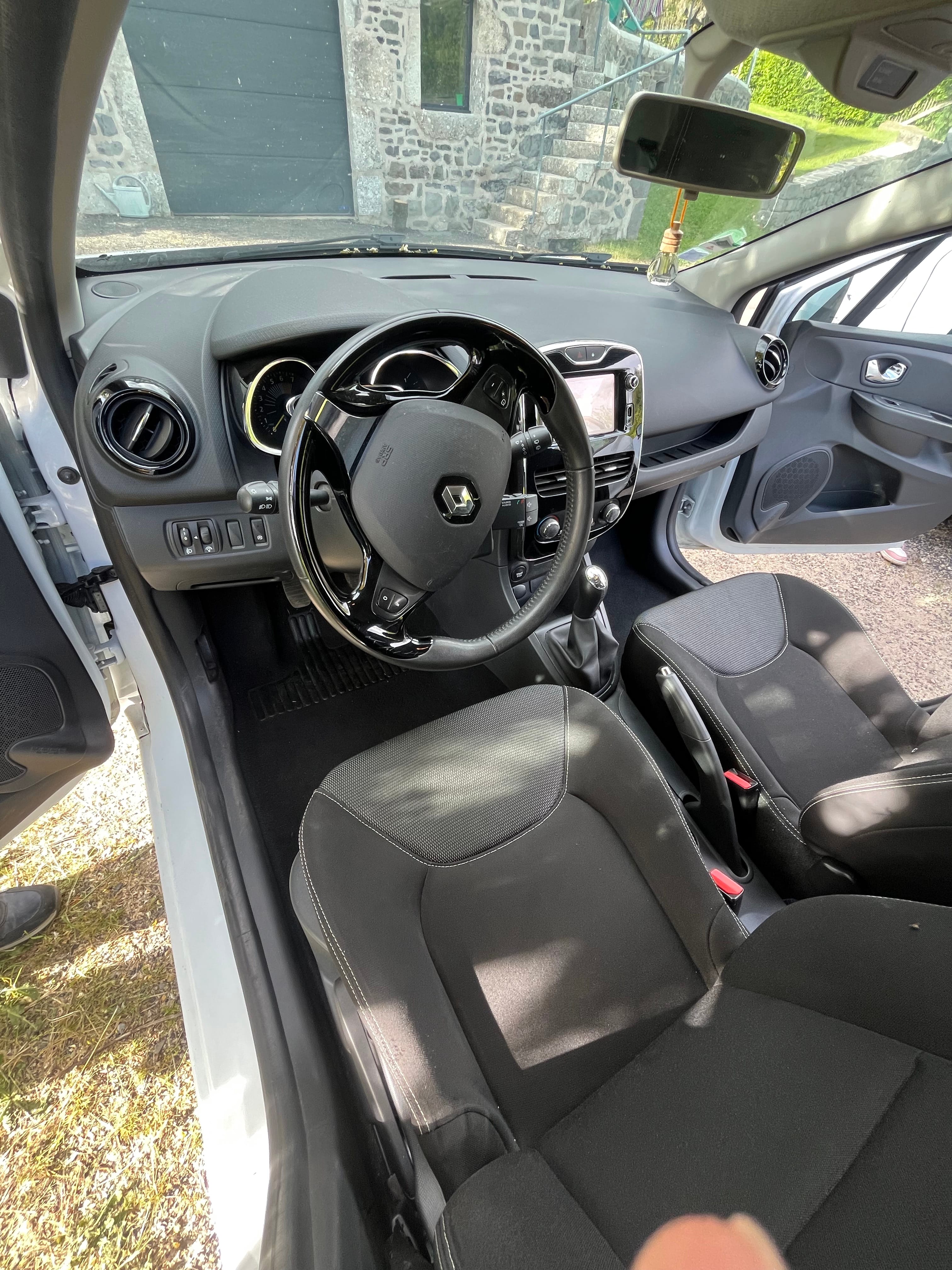 Renault Clio avec Entrée audio / iPod