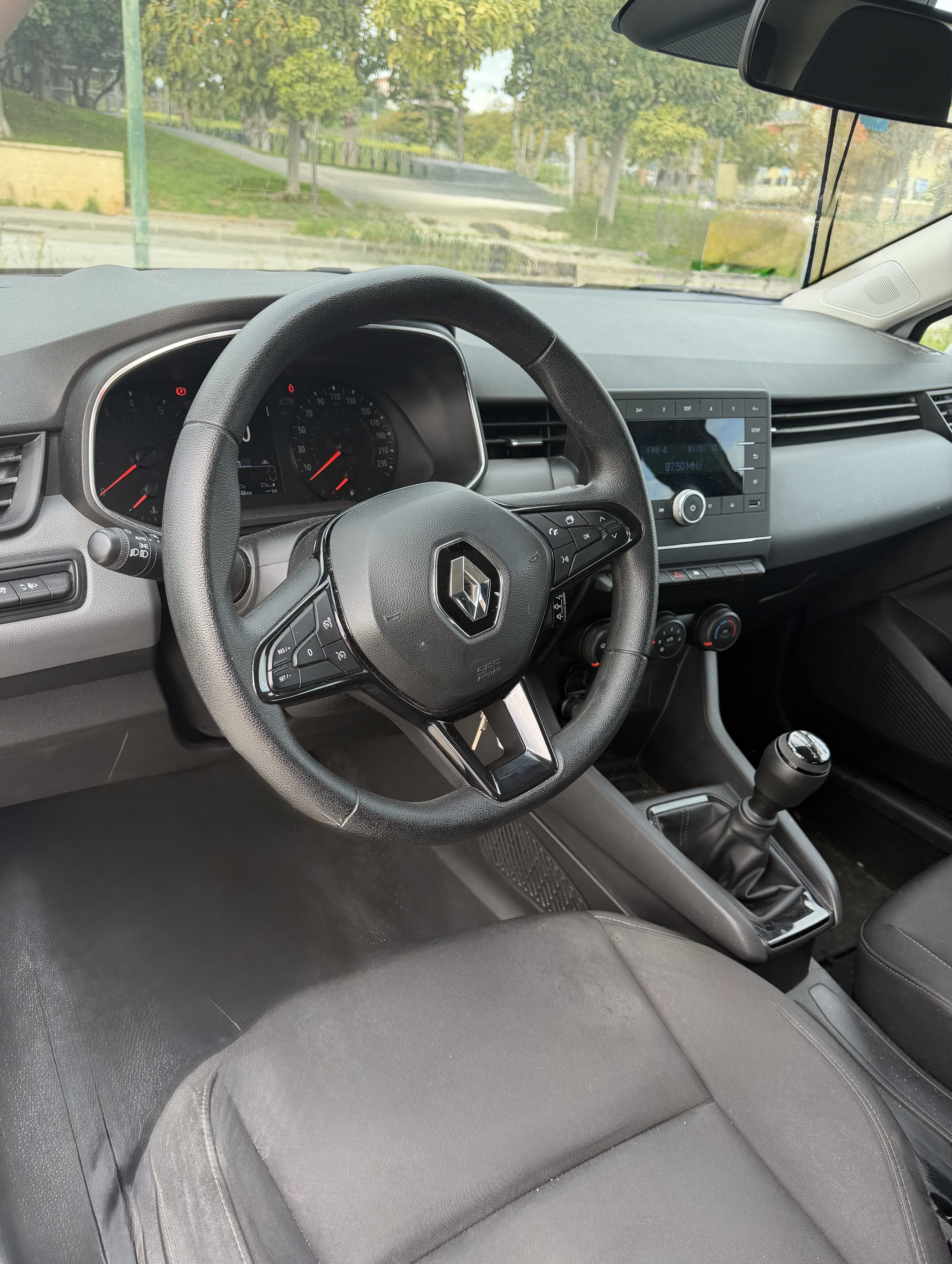 Renault Clio 2021 Gazolina Economica con Entrada de Audio/iPod