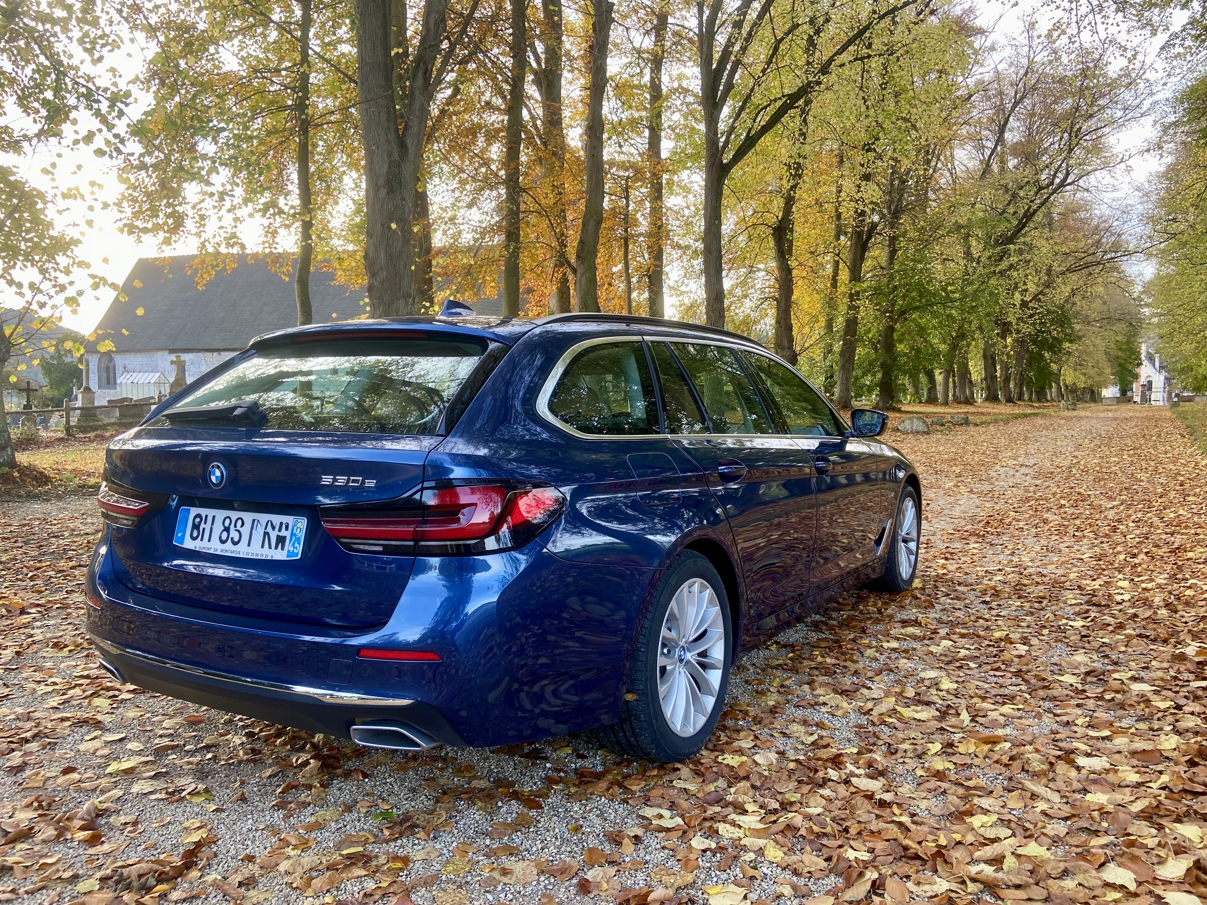 BMW Série 5 530e iPerformance, 2022, Essence 95 / Électrique (hybride), automatique