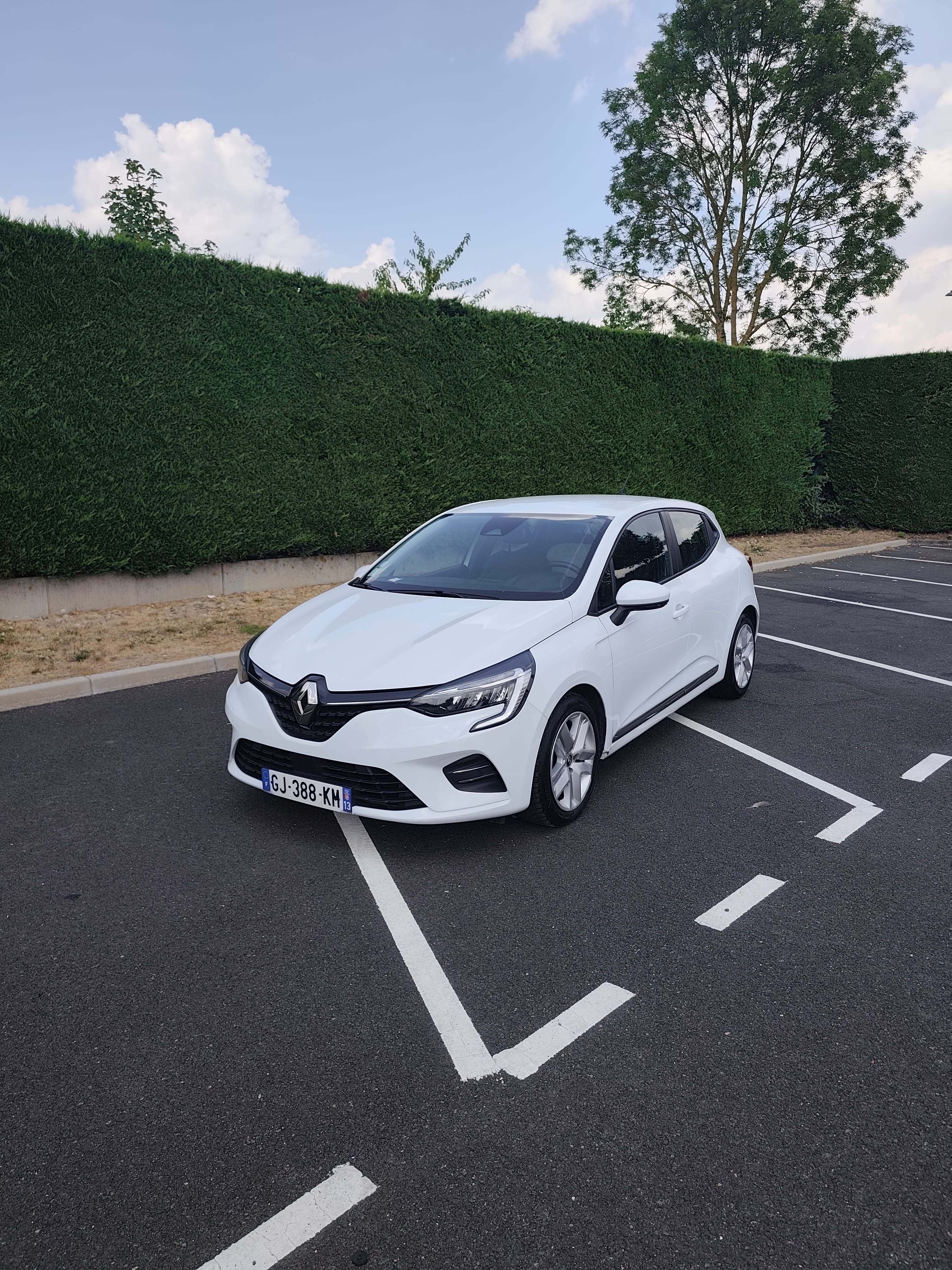 Renault Clio E-tech, 2022, Essence 95 / Électrique (hybride), automatique