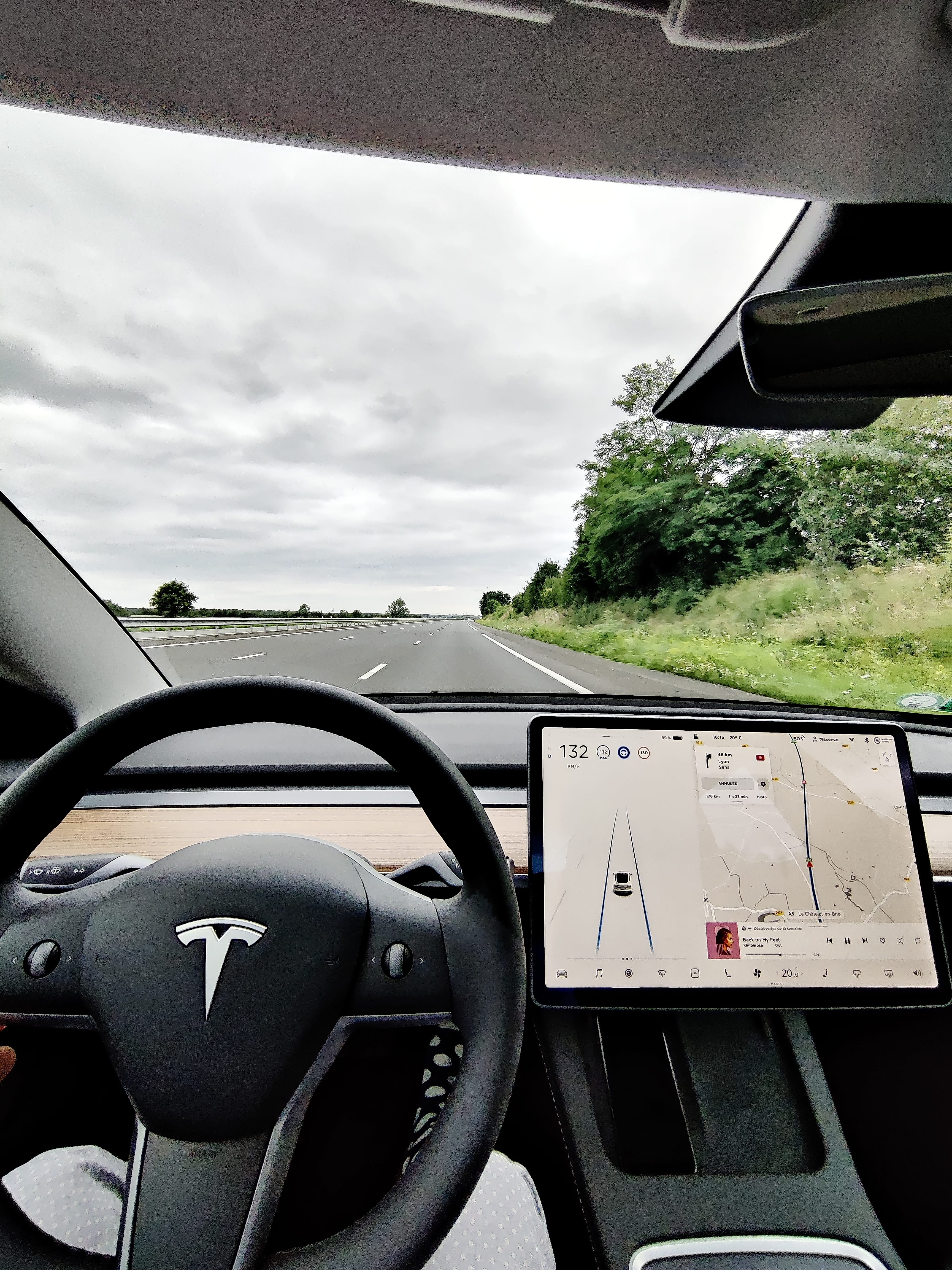 Tesla Model 3 SR+ avec GPS