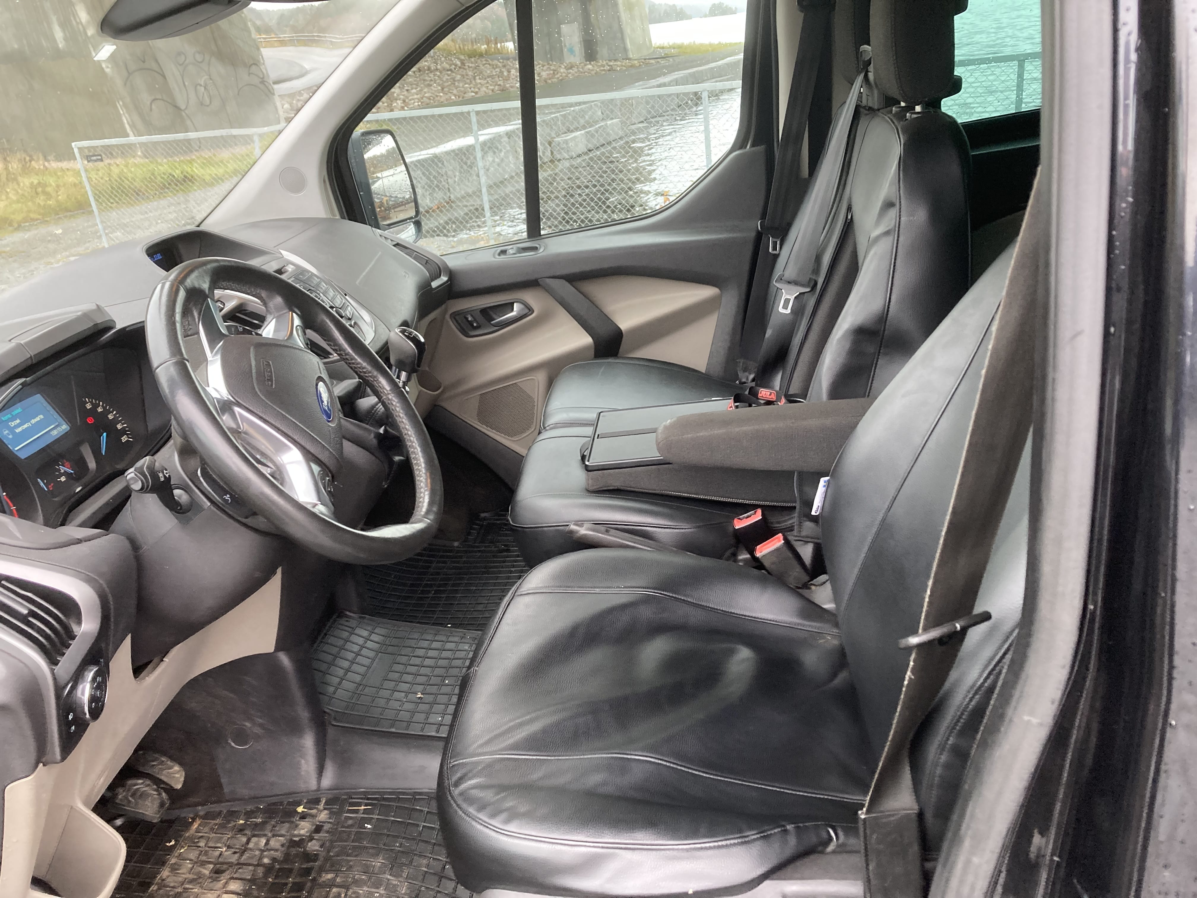 Ford Tourneo Custom 2.2 hdi 155hk