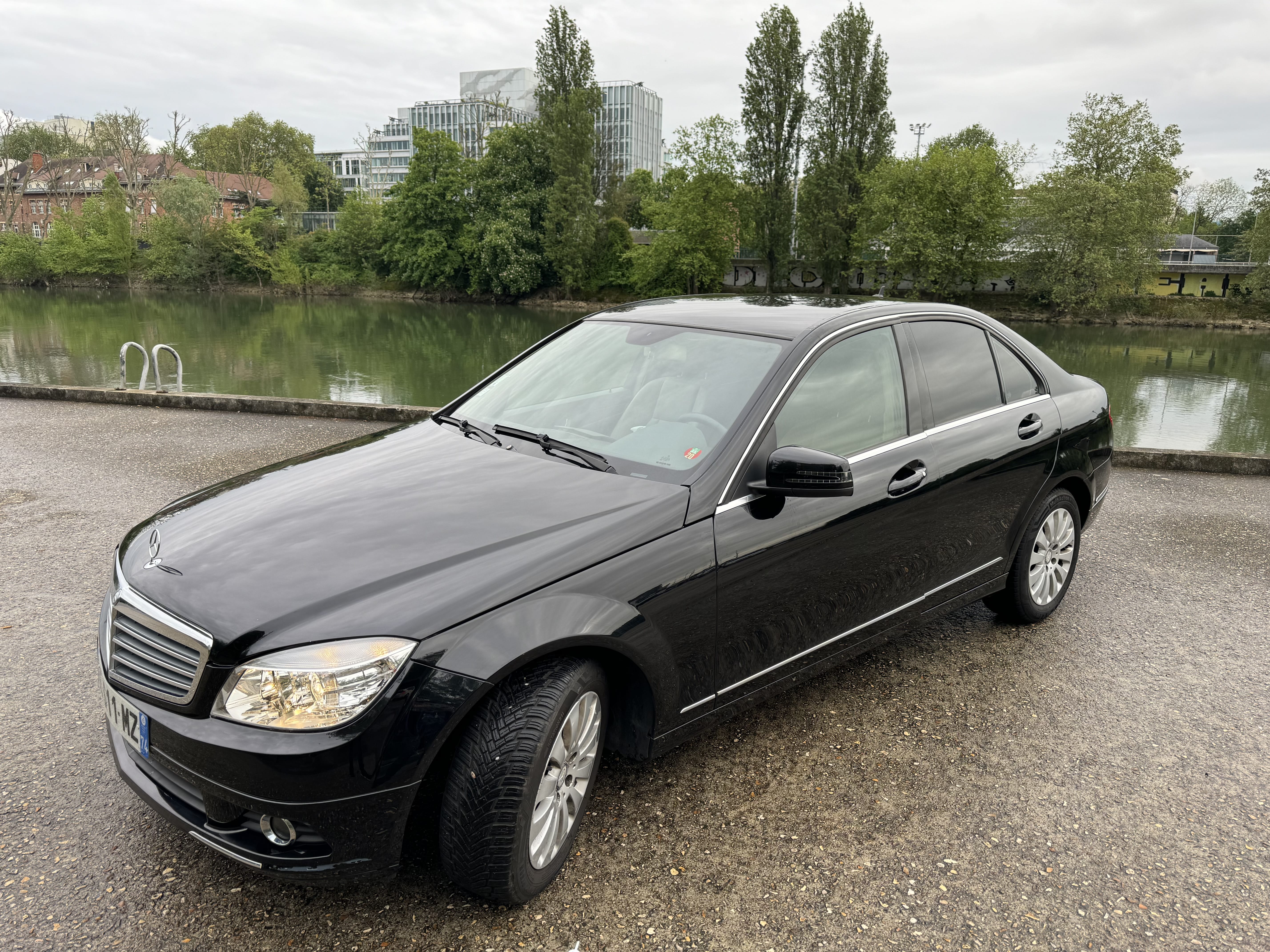 Mercedes-Benz Classe C 200 CGI Avantgarde — Boîte automatique 7 rapports avec Climatisation