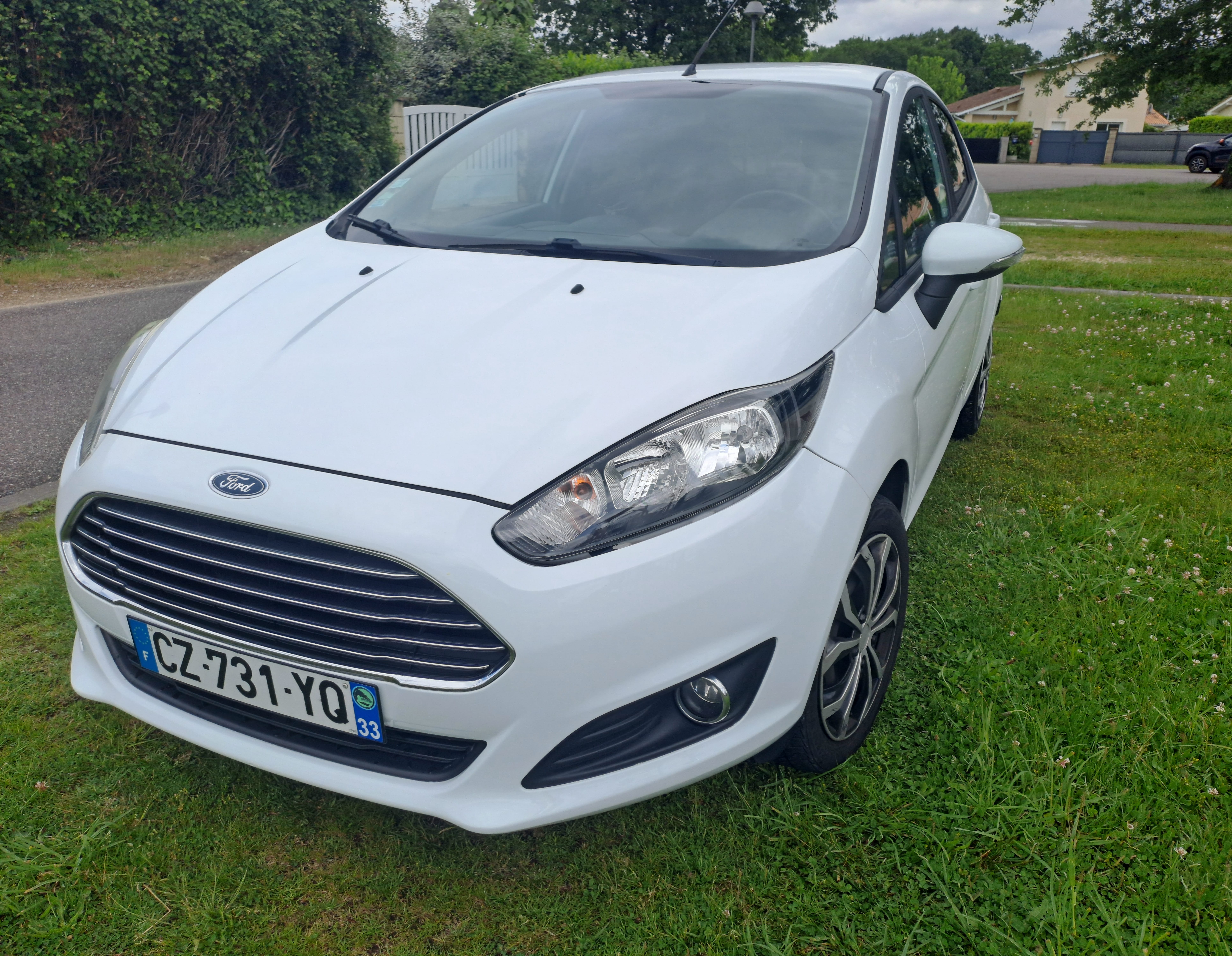 Ford Fiesta avec Attelage