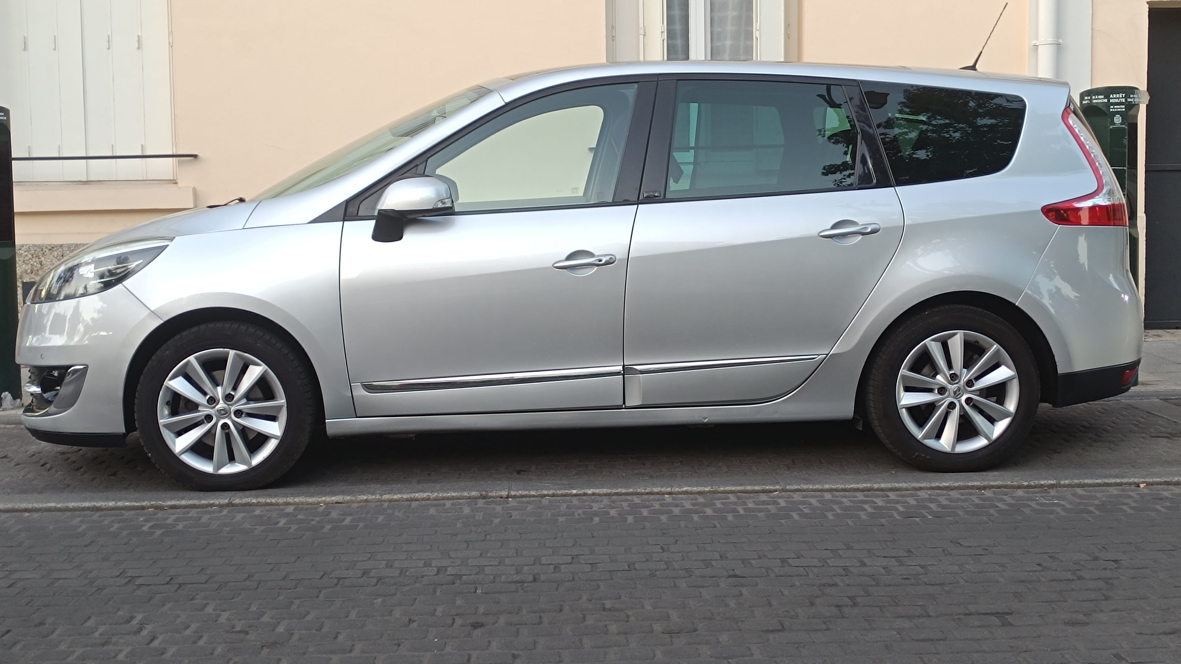 Renault Grand Scenic avec Climatisation
