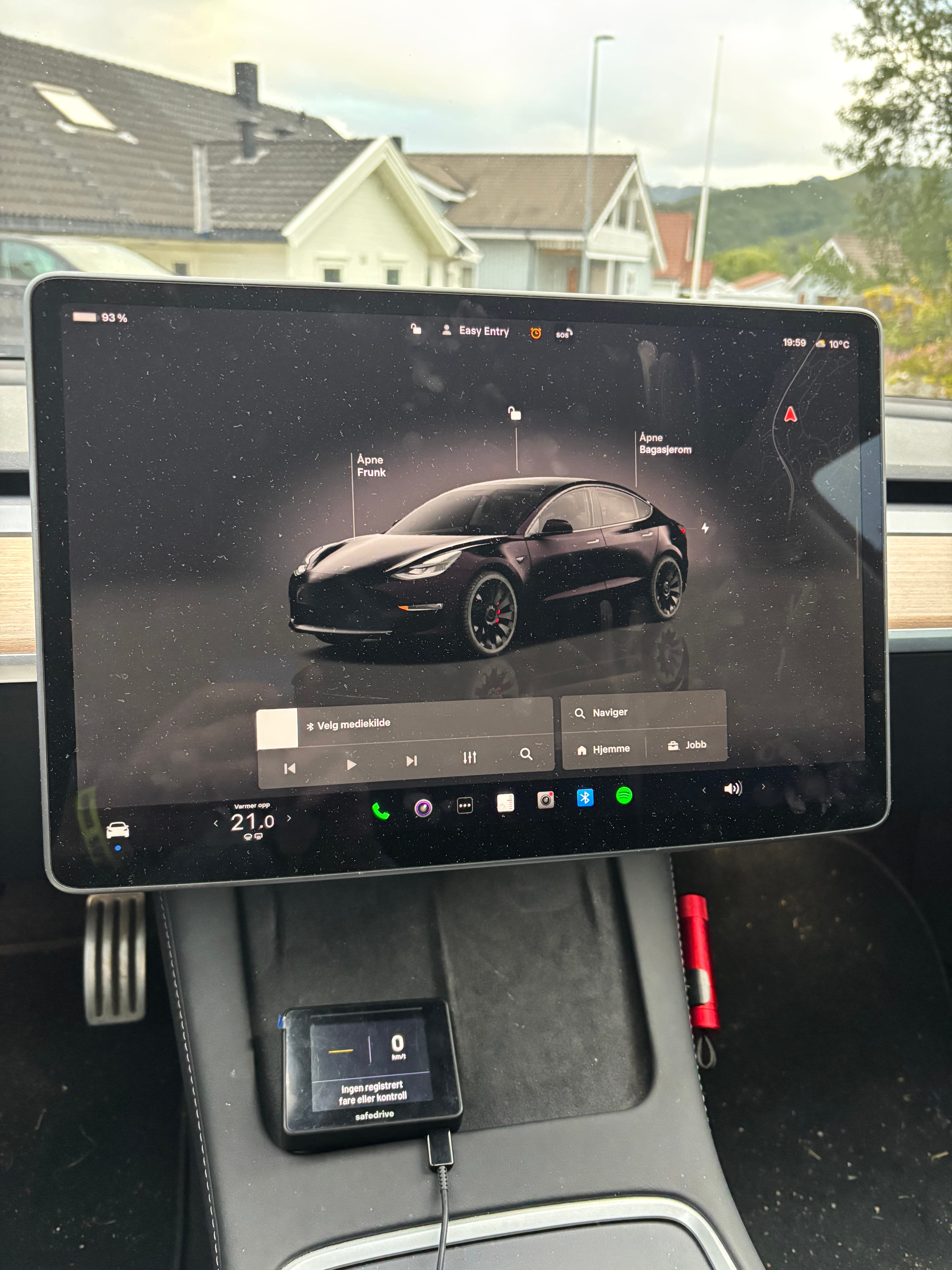 Tesla Model 3 Performance med Babysete