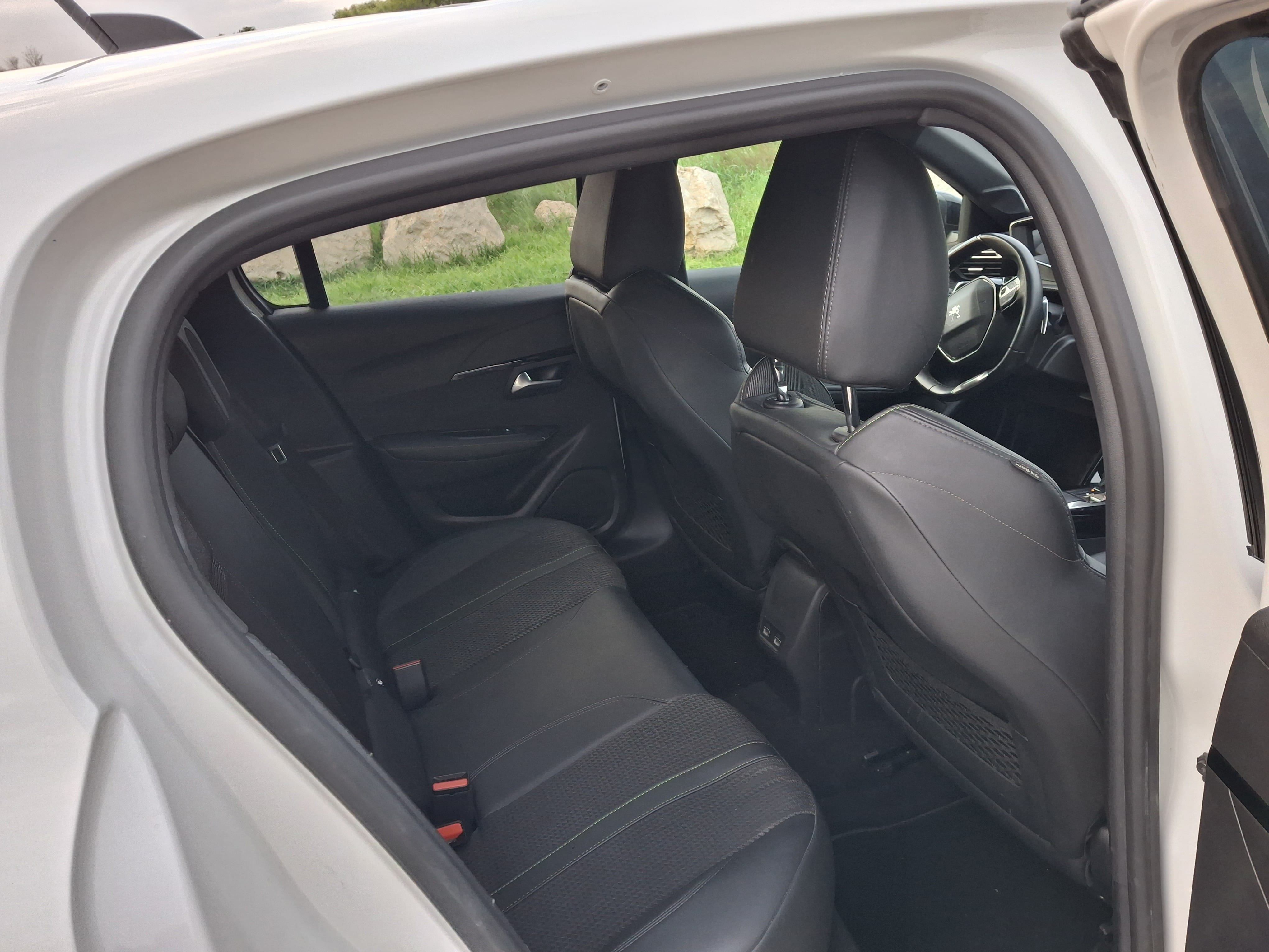 Peugeot 208 130ch avec Chaines