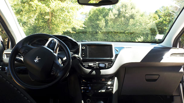 Peugeot 208 Allure avec Entrée audio / iPod