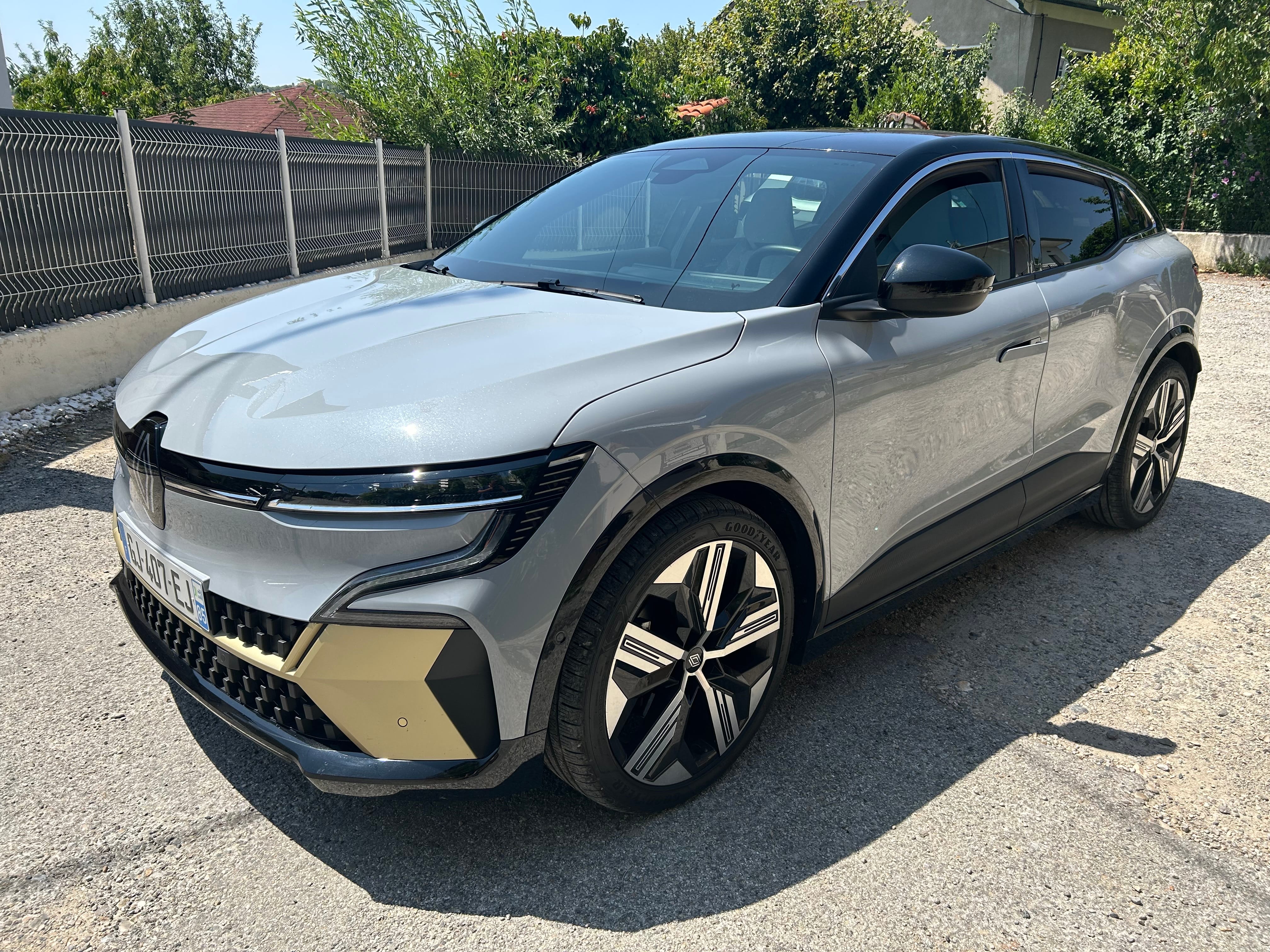 Renault Mégane E-tech Électrique, 2022, Électrique, automatique