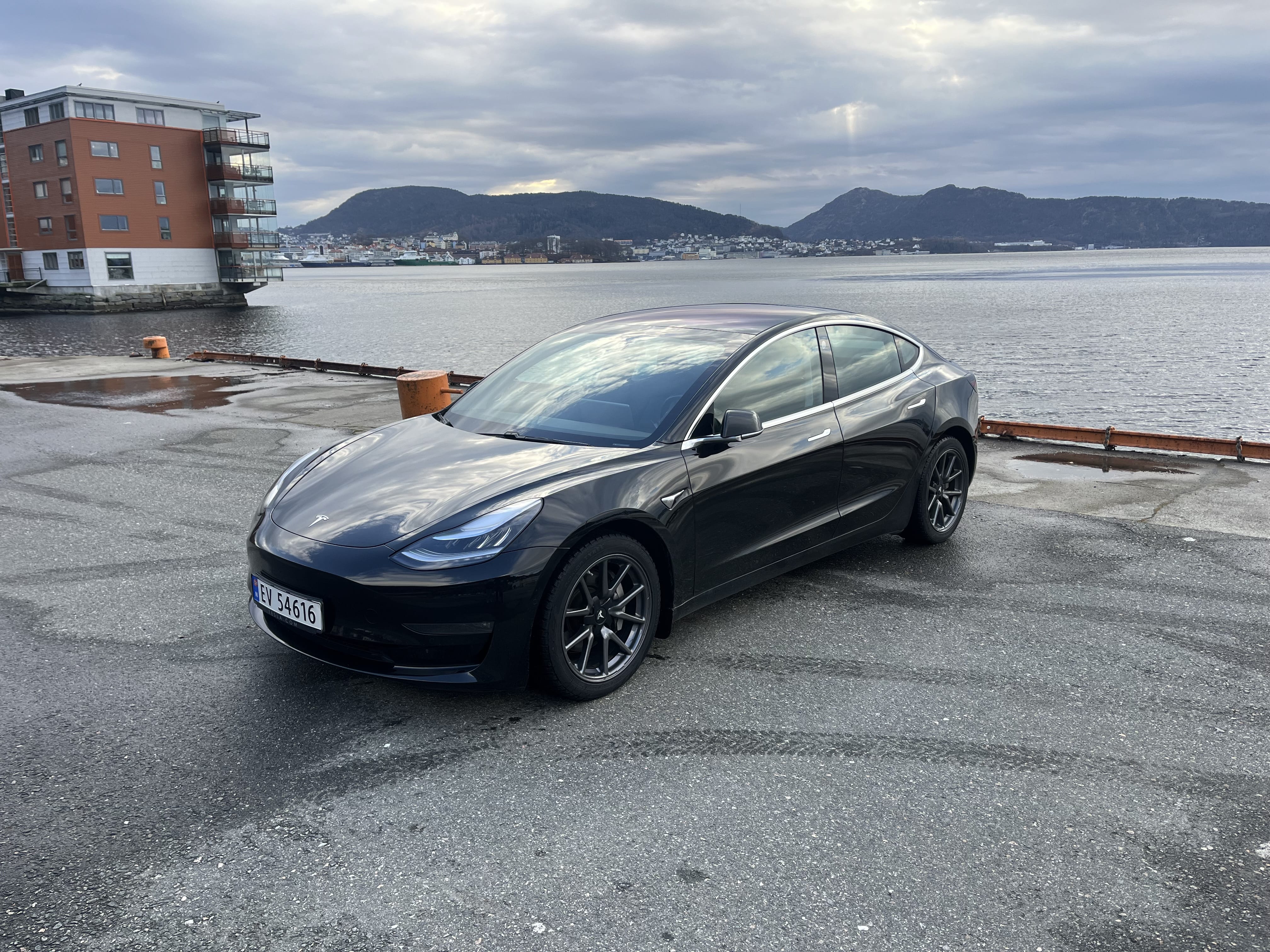 Tesla Model 3 Long Range - 560 km rekkevidde, 2019, Elektrisk, automatisk