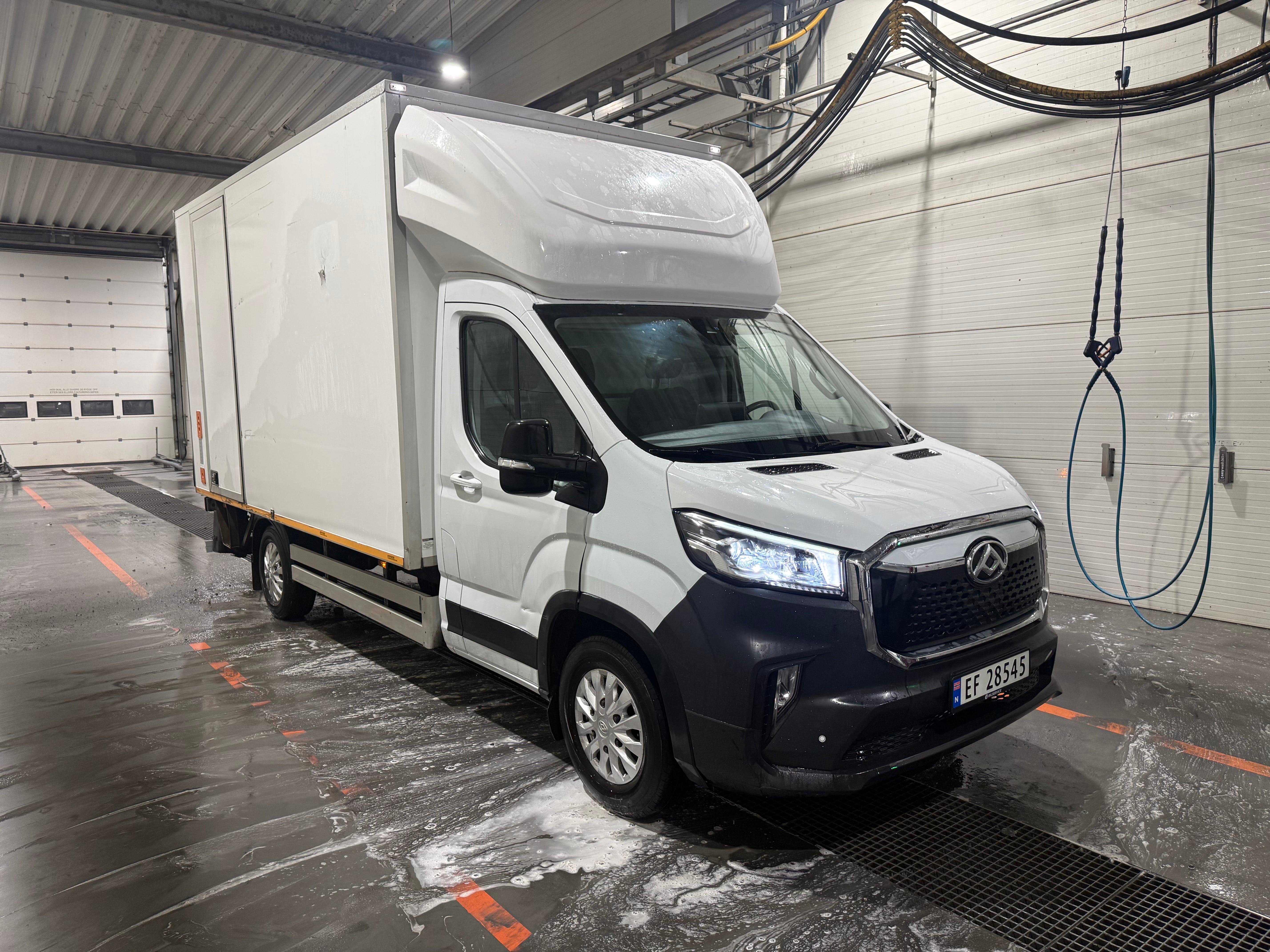 Maxus eDeliver 9 Elektrisk Skapbil - Gratis Parkering + Bom! med Ryggekamera