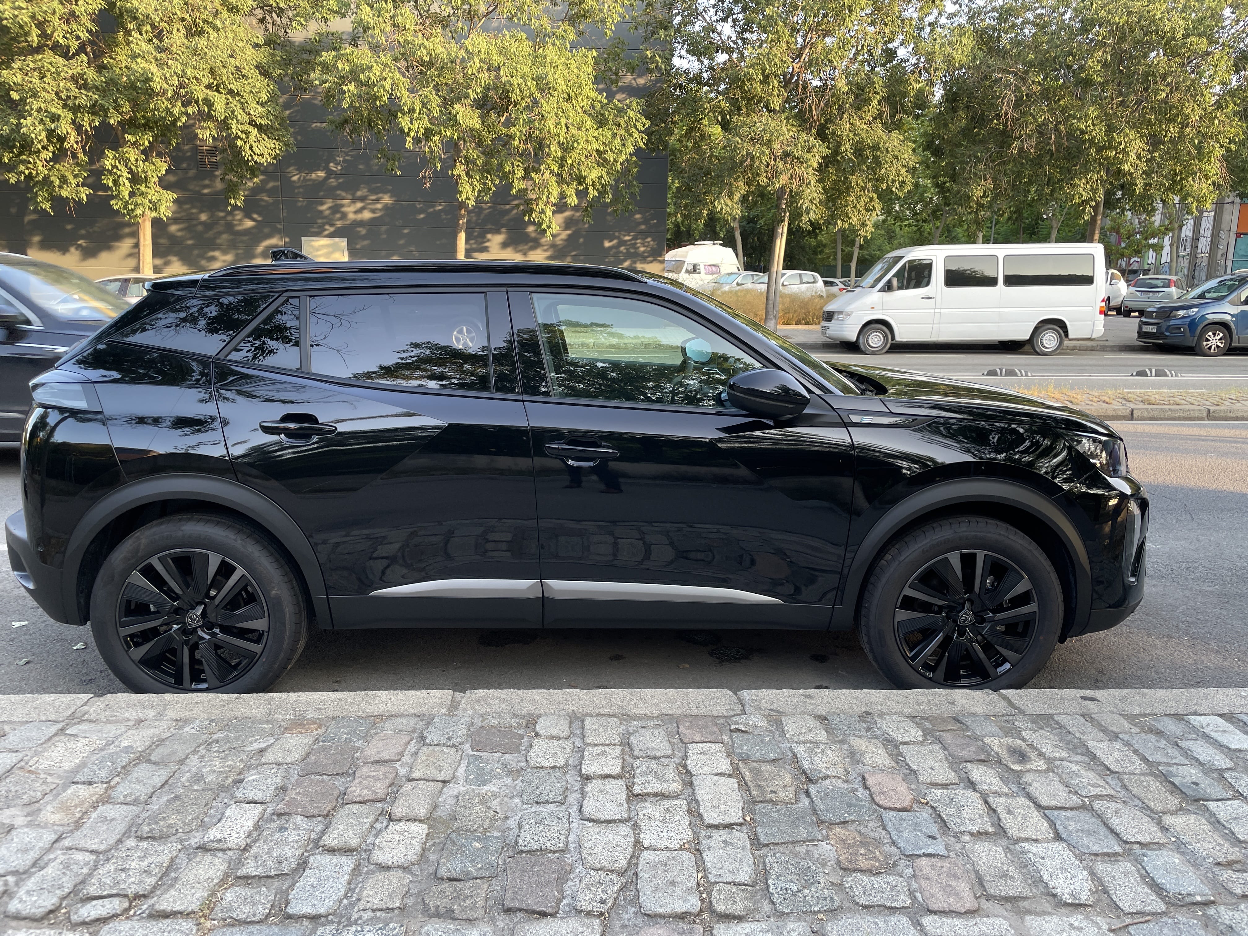 Peugeot e-2008 con Aire acondicionado