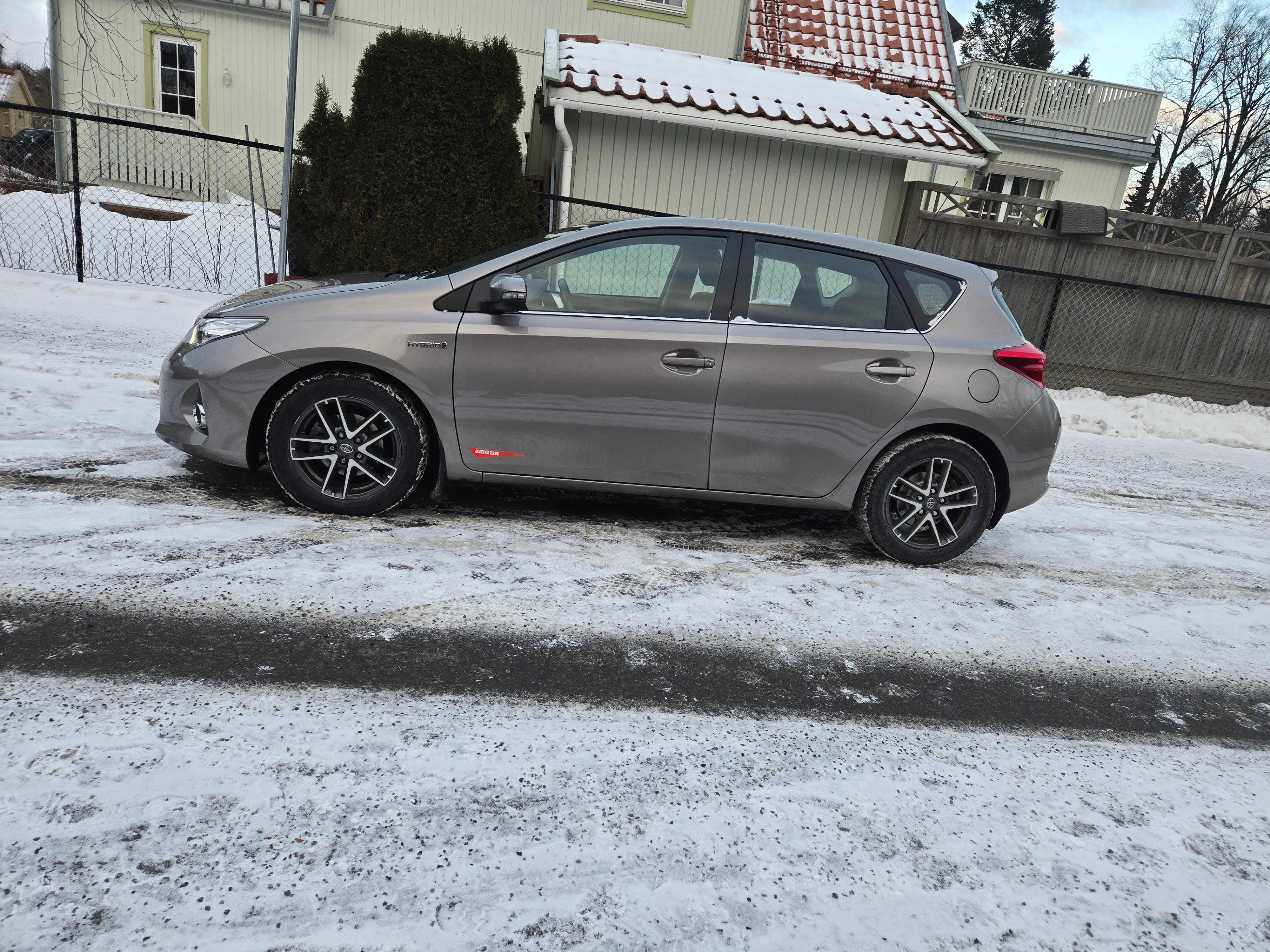 Toyota Auris 1,8 Automat, Bensin, Drivstoffvennlig, inkl Beboerkort sone with Air conditioning