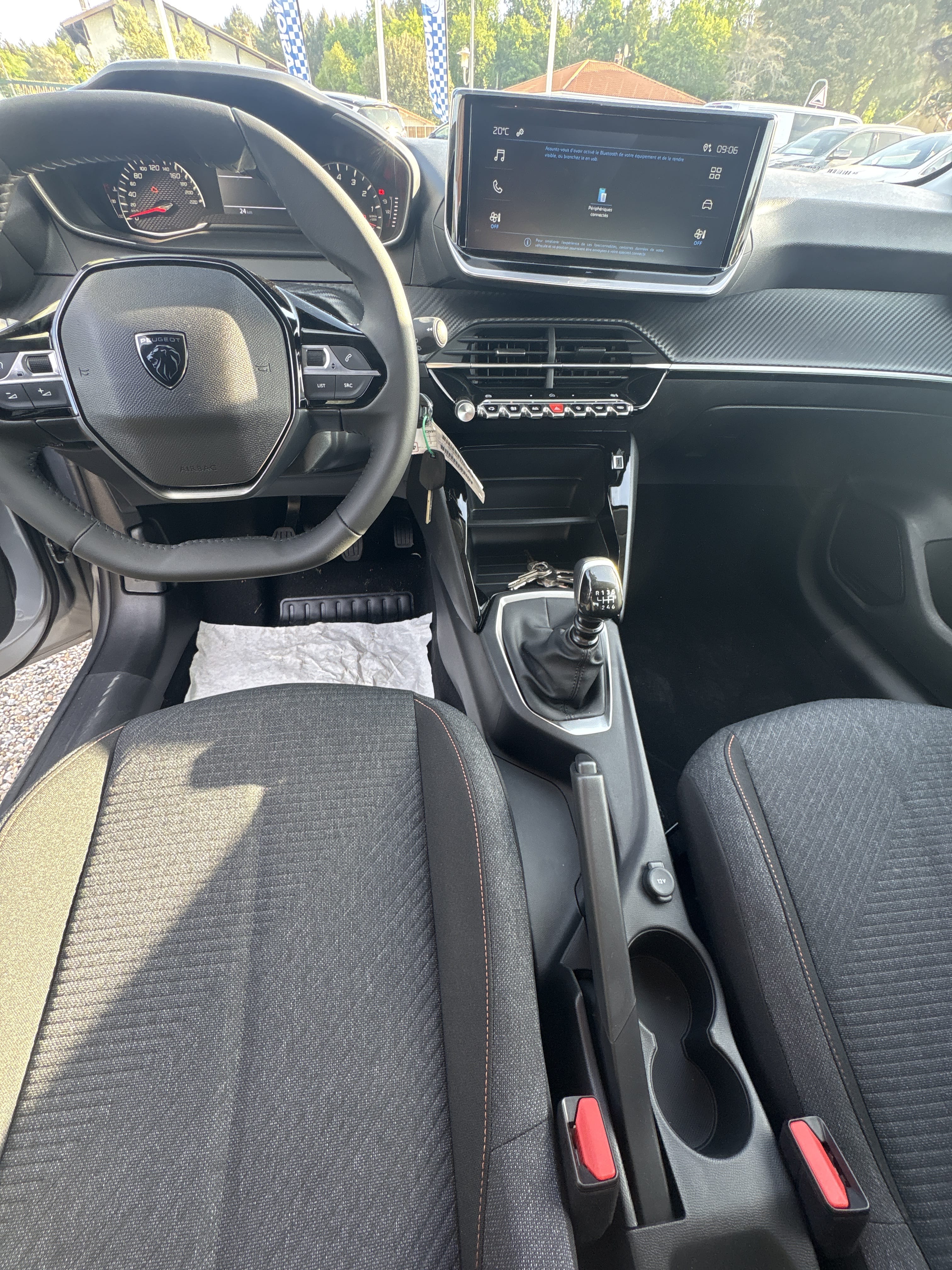 Peugeot 208 avec GPS