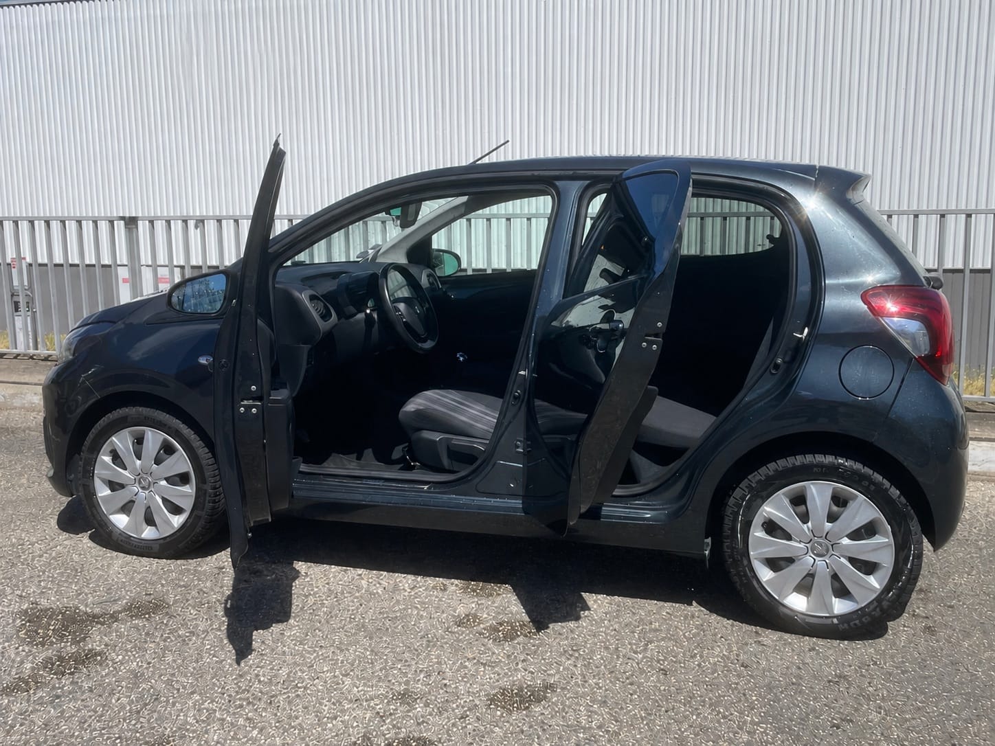 Peugeot 108 CARPLAY / ANDROID AUTO avec Climatisation