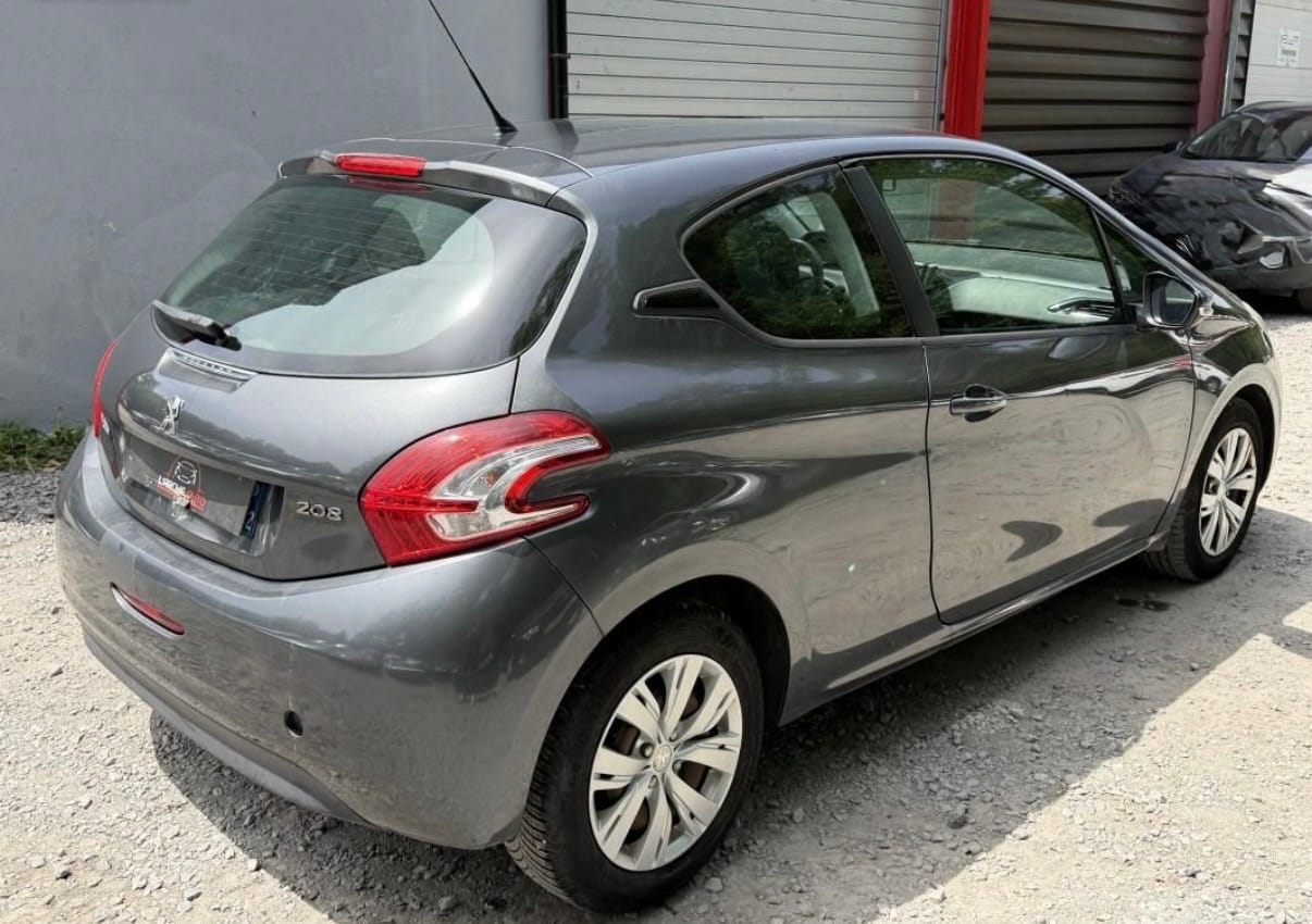Peugeot 208