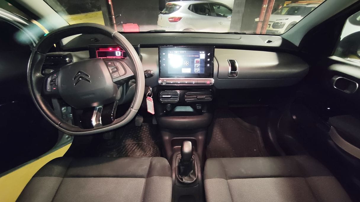 Citroen C4 Cactus FZ239EB avec Pneus neige