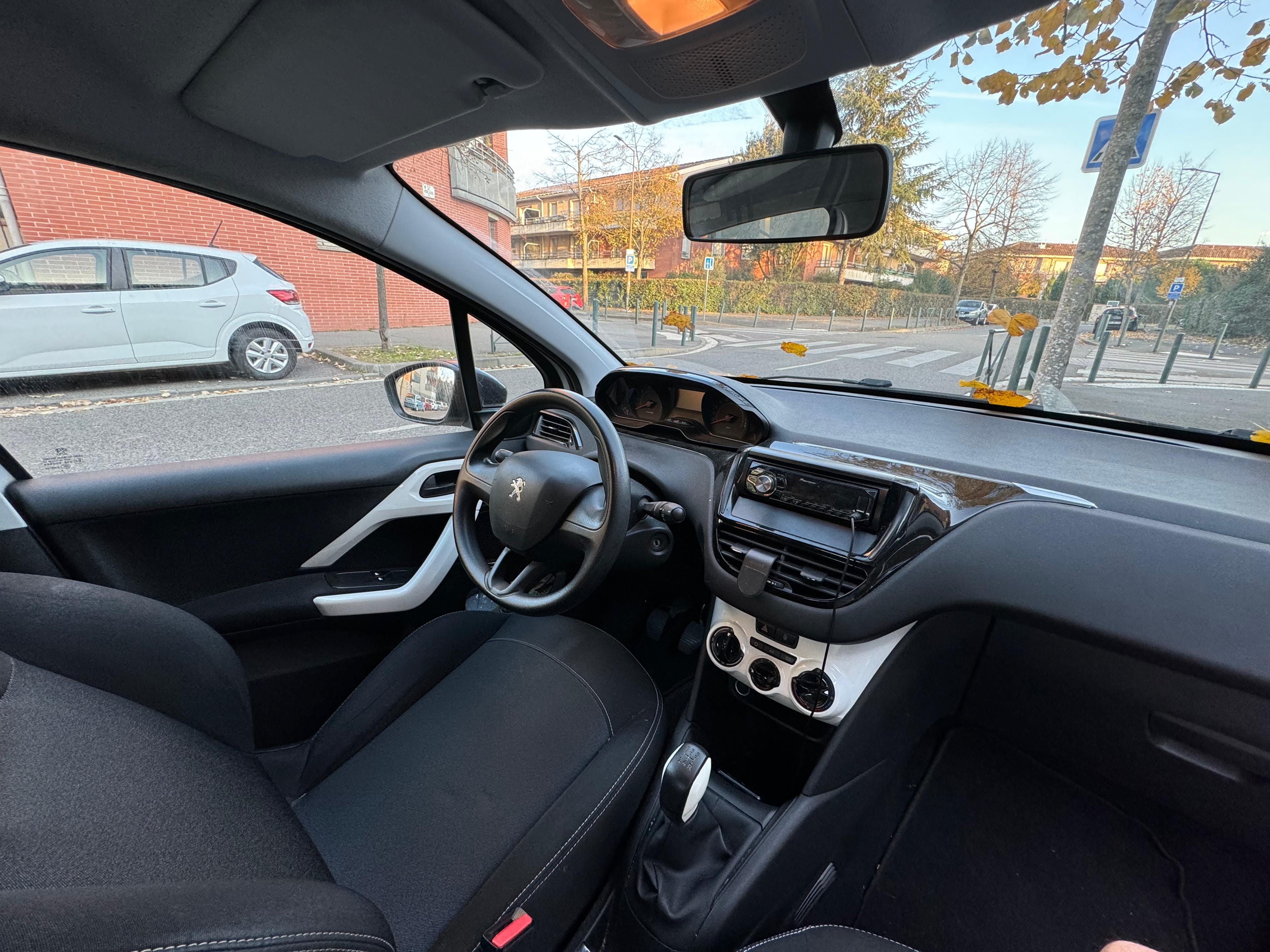 Peugeot 208 avec Entrée audio / iPod