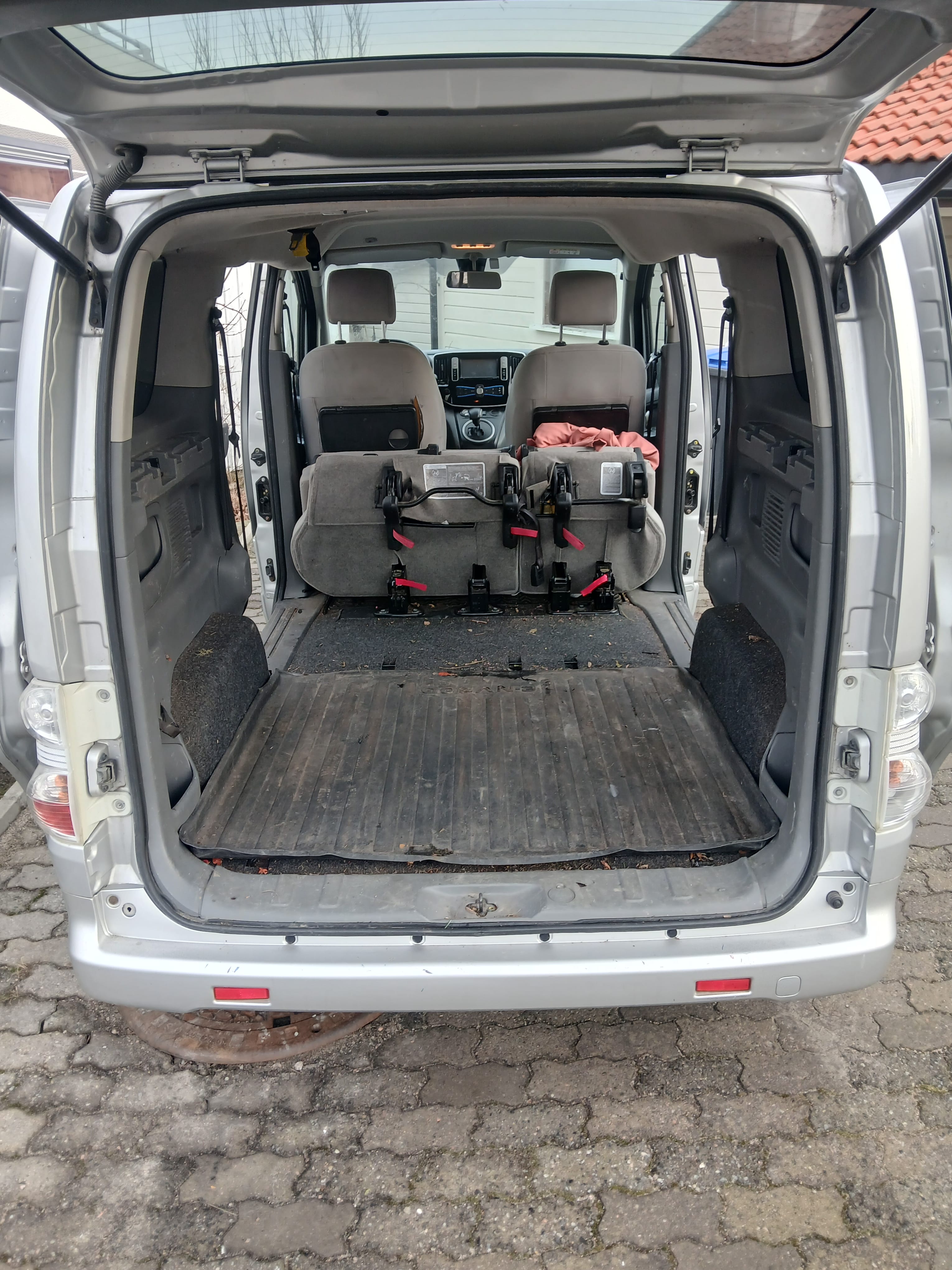 Nissan NV with Bluetooth audio