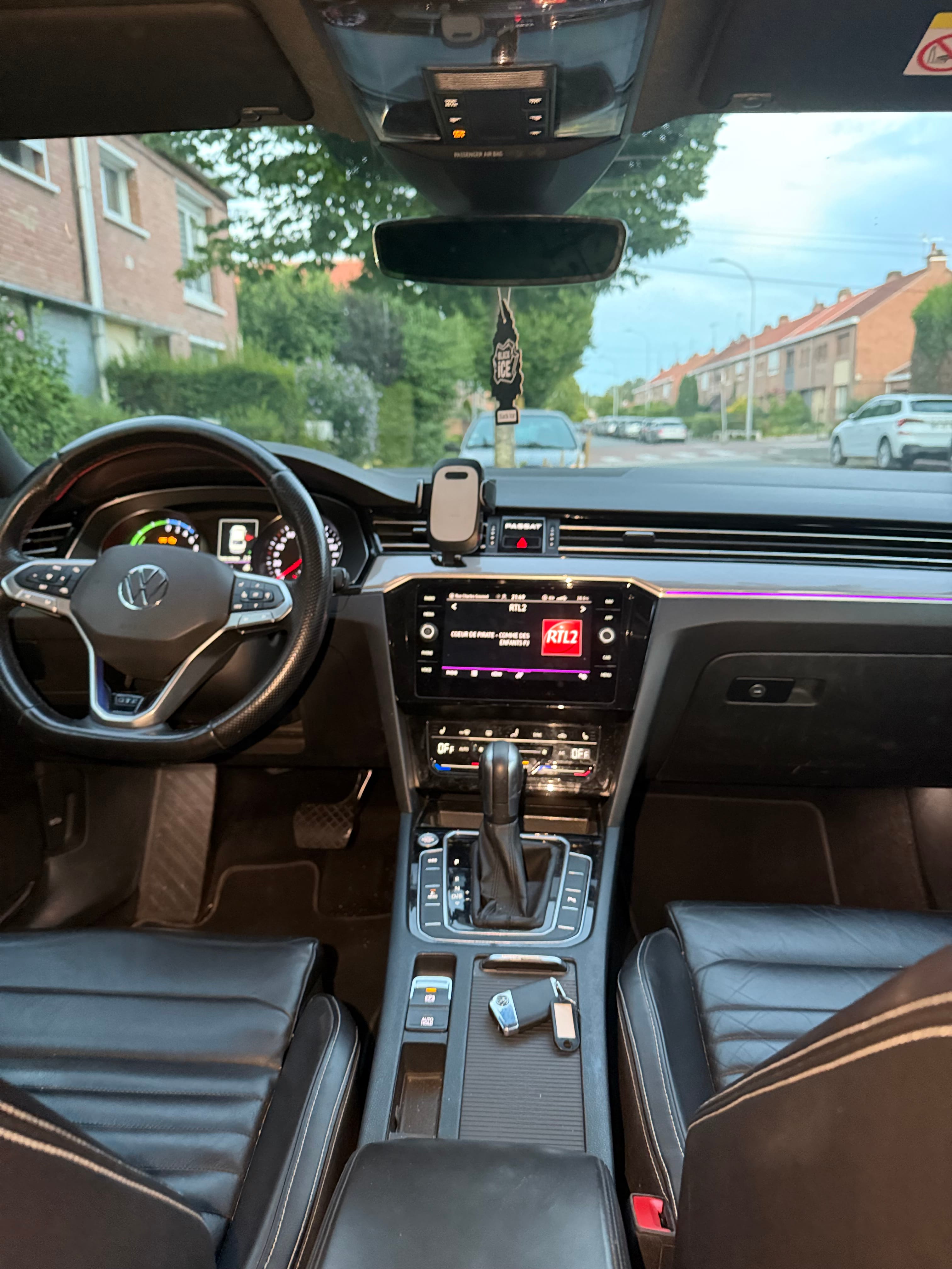 Volkswagen Passat GTE avec GPS