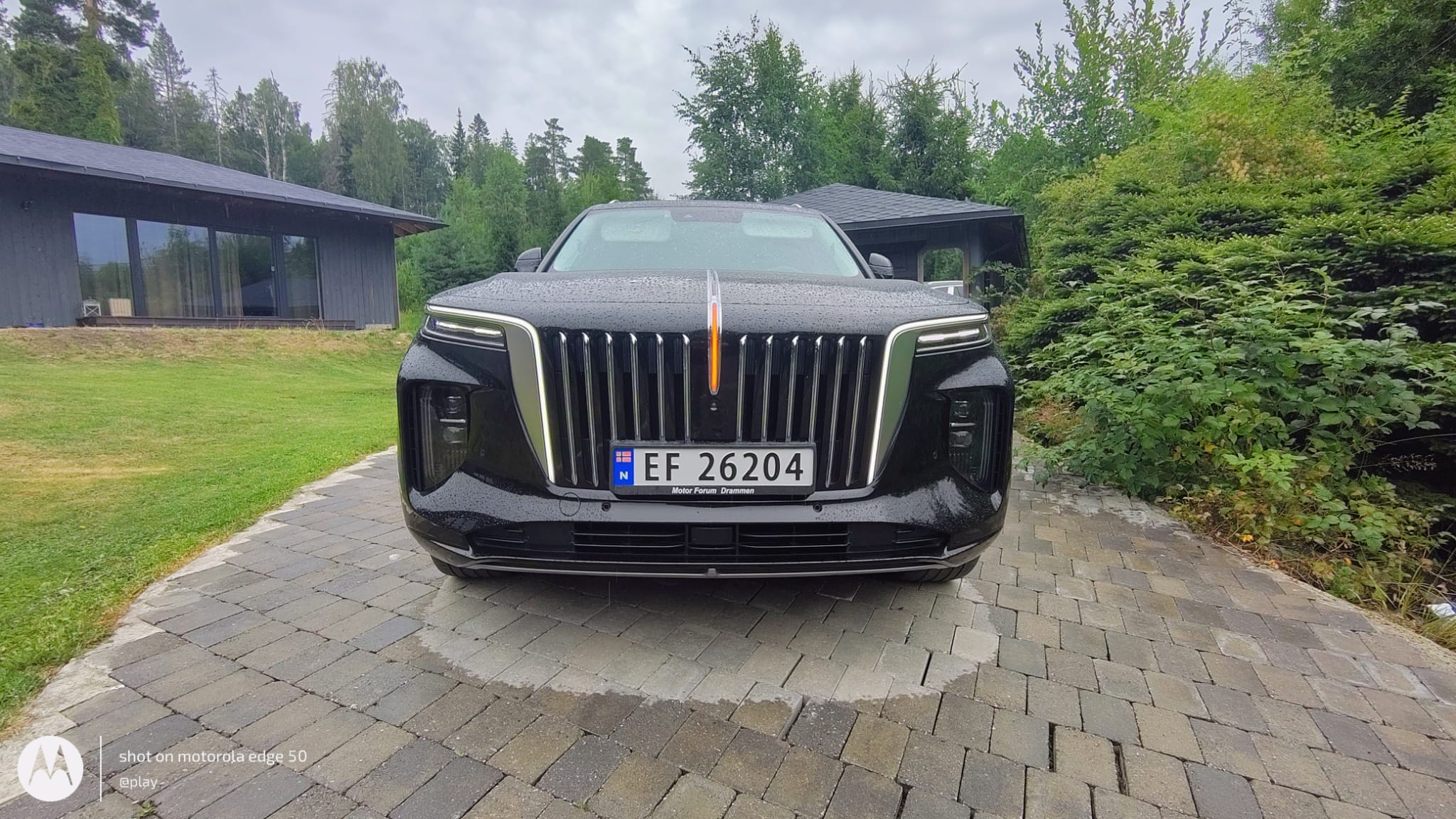 Hongqi E-HS9 med Cruisekontroll