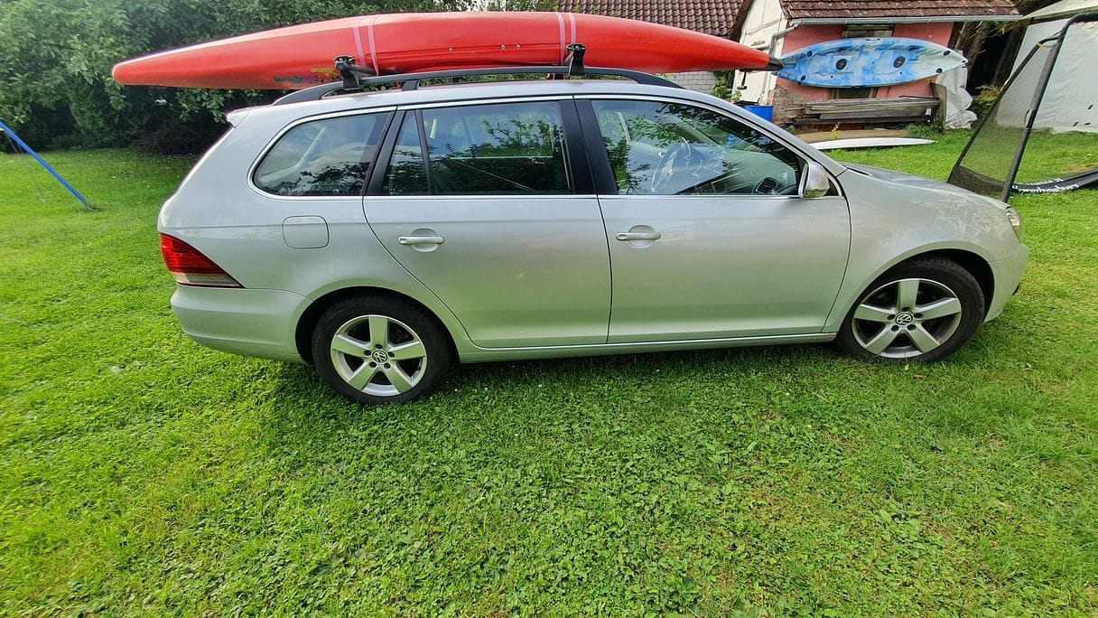 Volkswagen Golf Variant mit Winterreifen