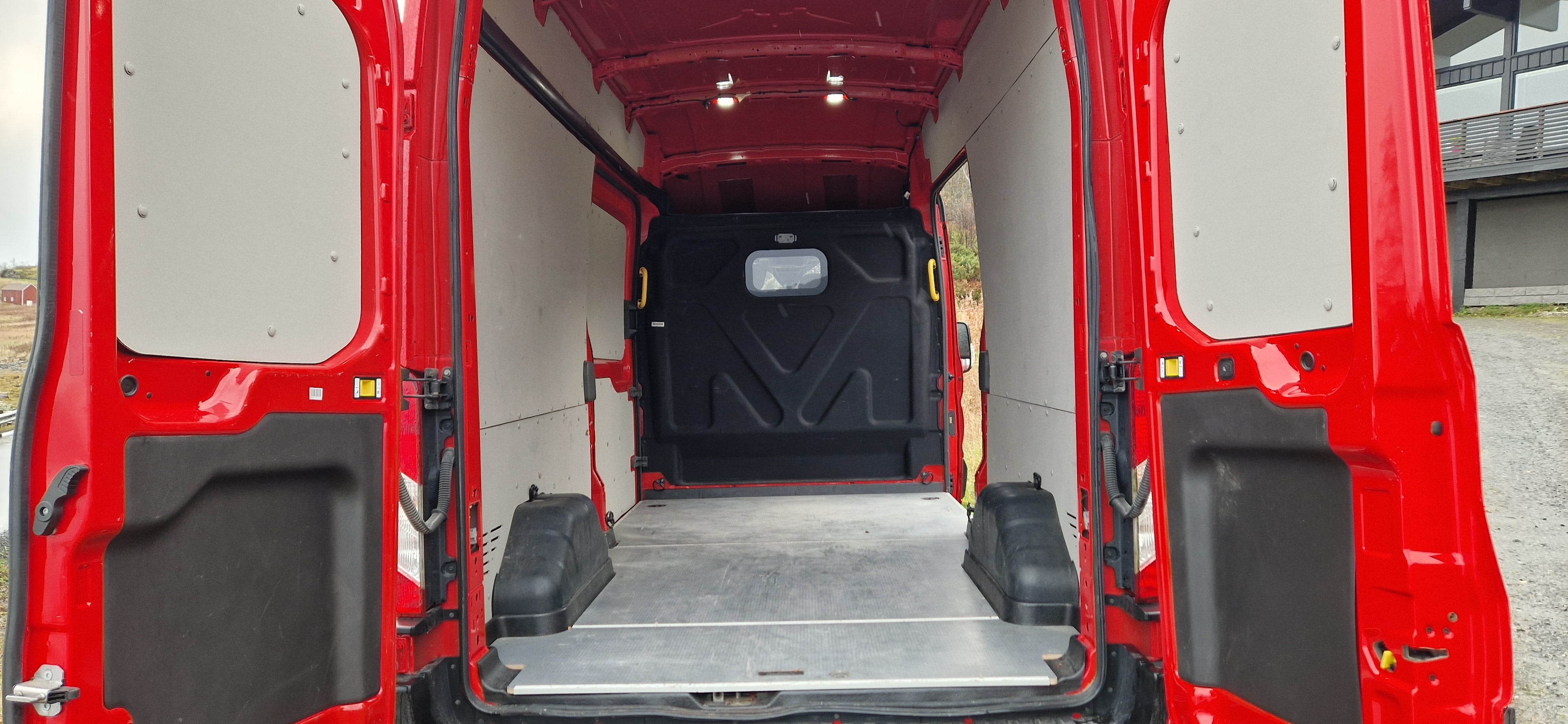 Ford Transit Cargo Van med GPS