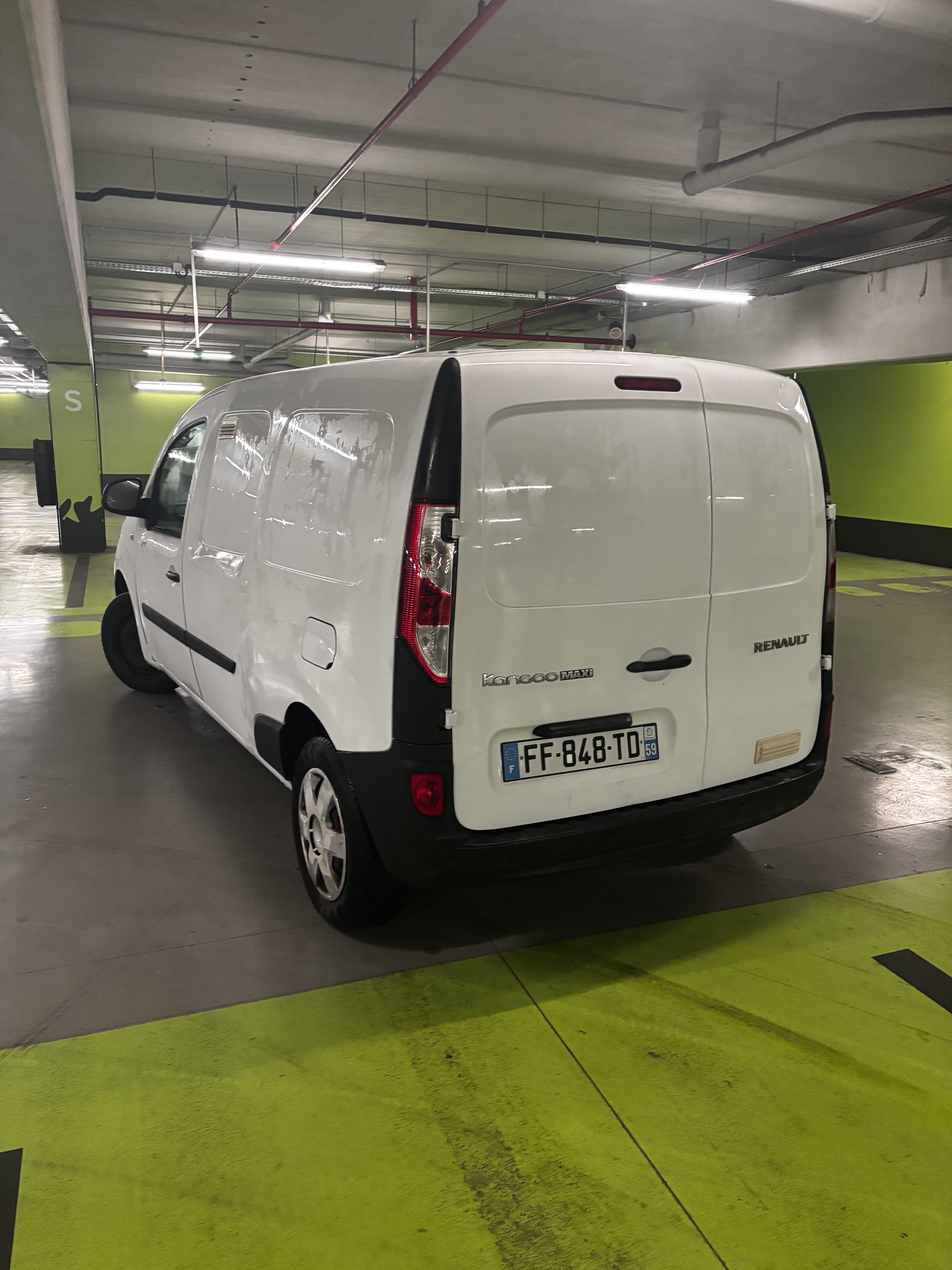 Renault Kangoo Express avec Chaines
