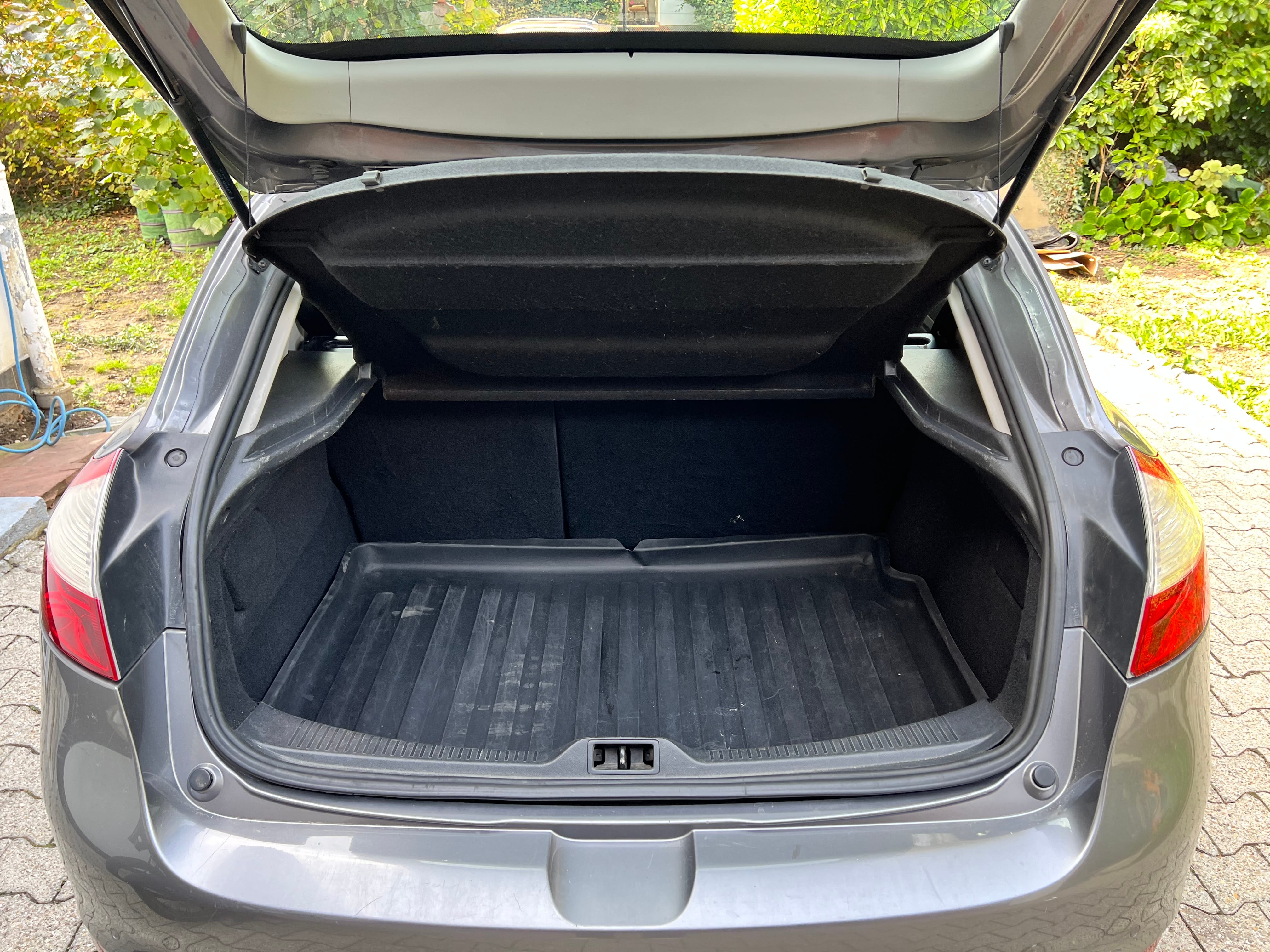 Renault Mégane Super-ethanol SP95 ou E85 d'origine avec Audio Bluetooth