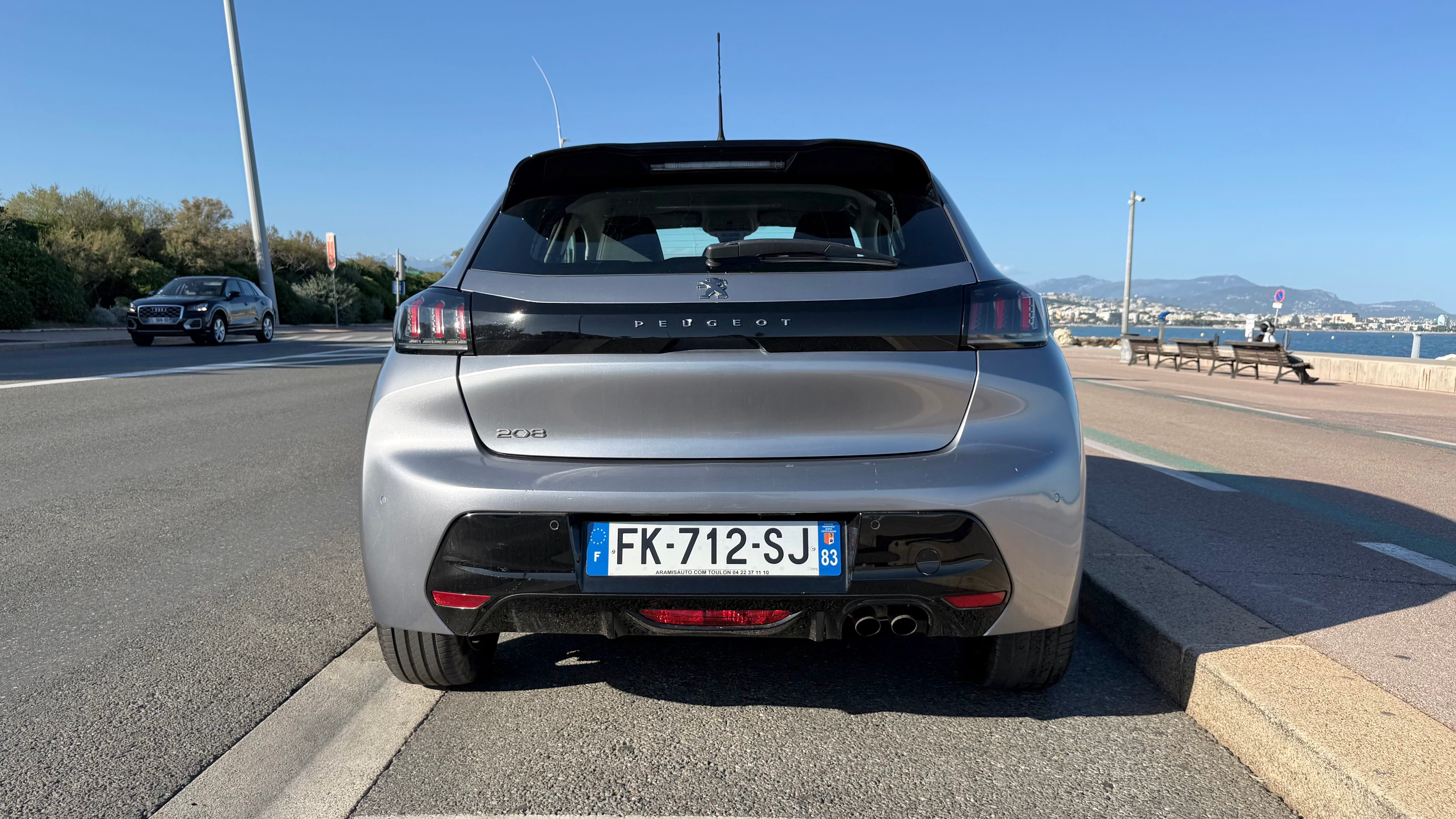 Peugeot 208 avec GPS