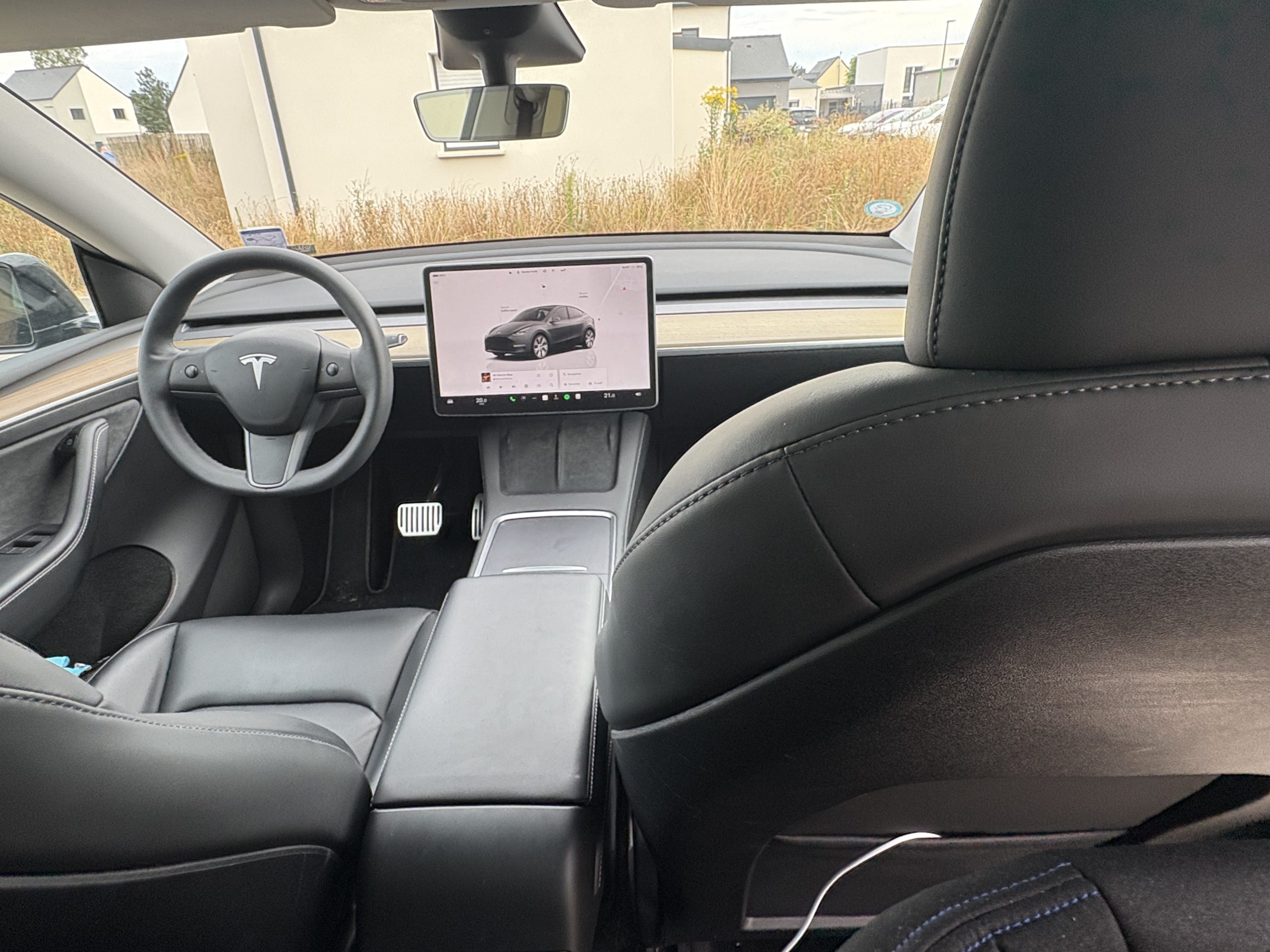 Tesla Model Y Standard Range avec GPS