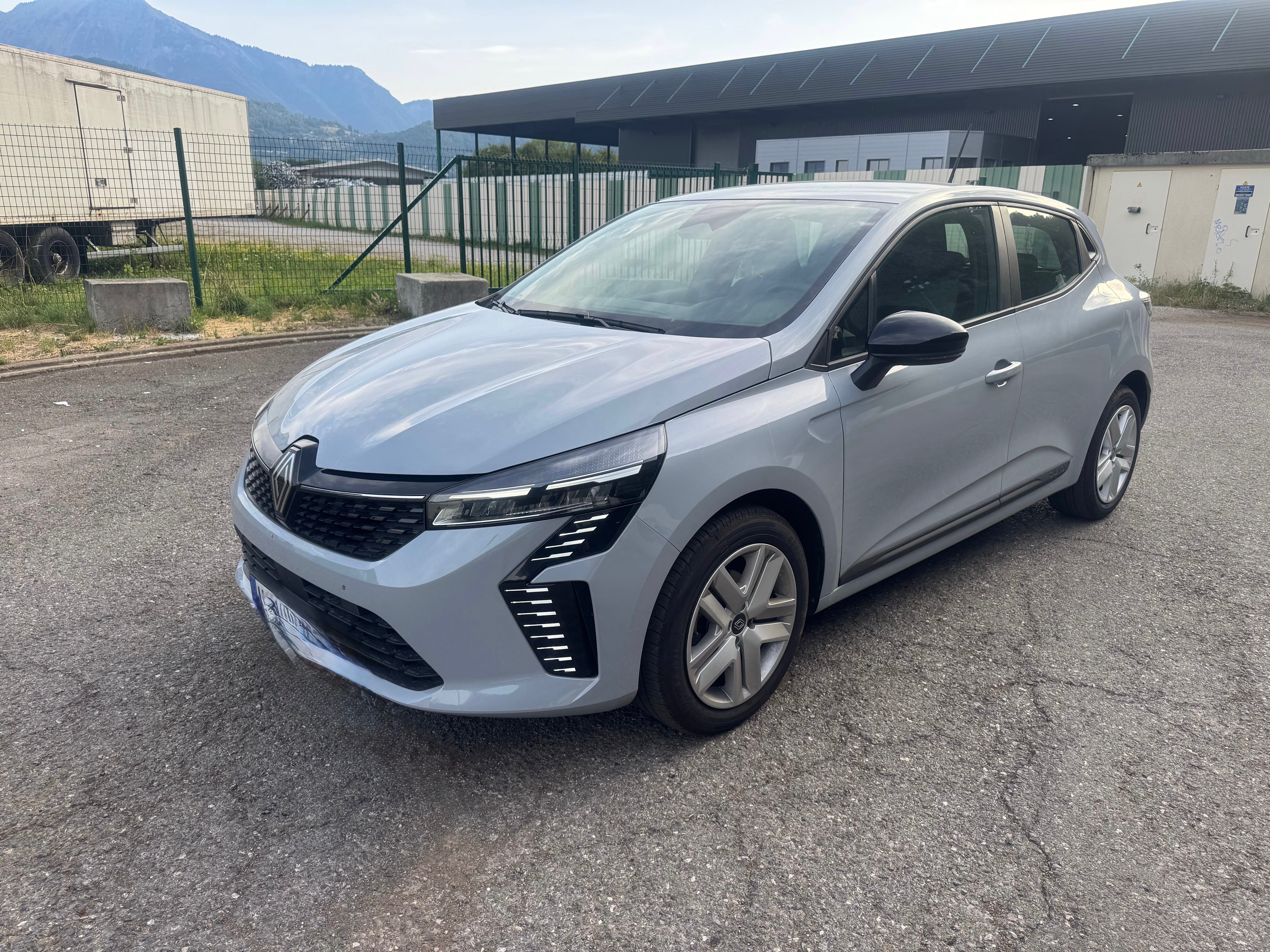 Renault Clio, 2026, Essence 95