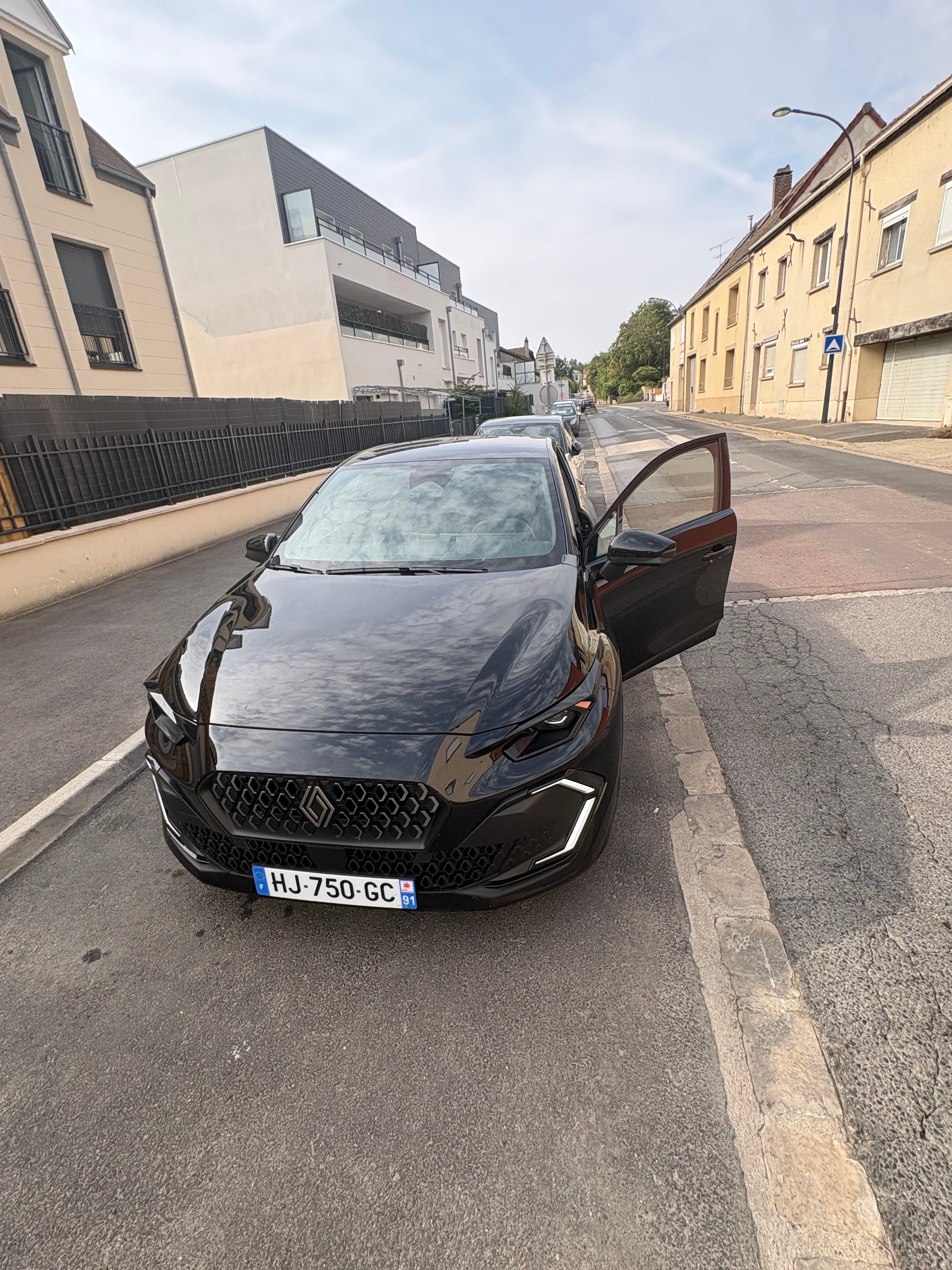 Renault Clio, 2026, Essence 95 / Électrique (hybride), automatique