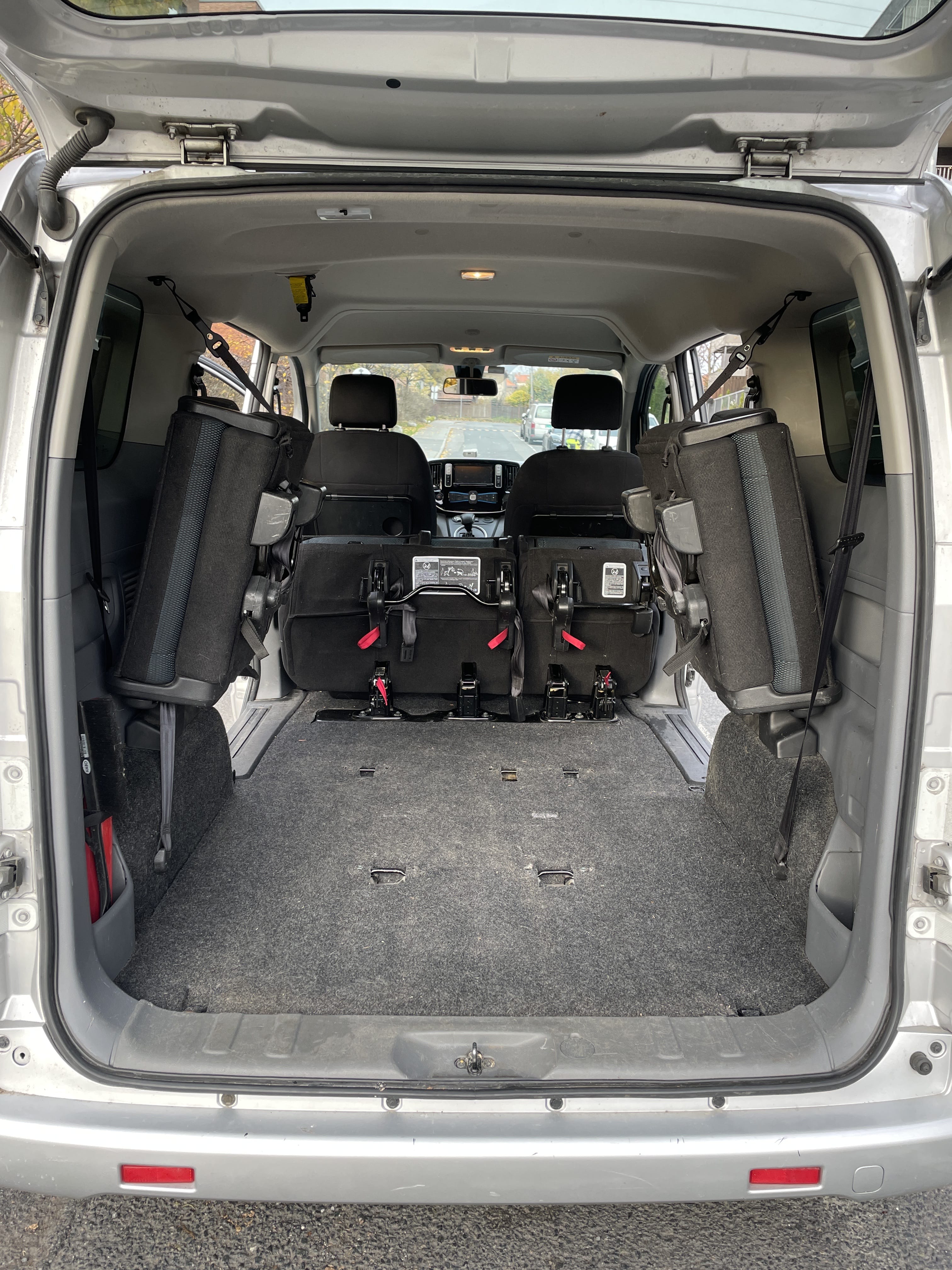 Nissan e-NV200 Evalia 200-300kvm rekkevidde med GPS