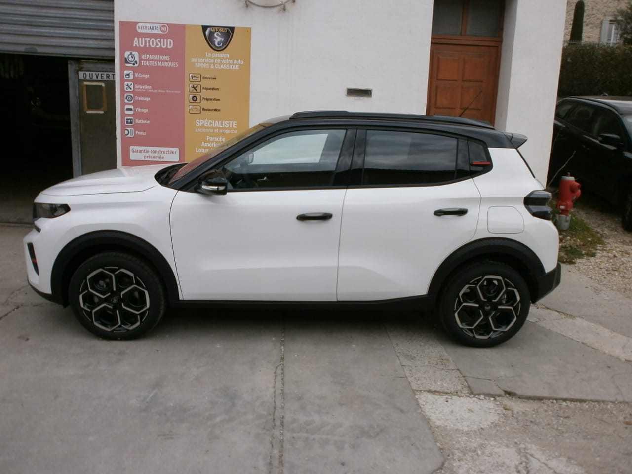 Citroen C3 IV MAX HYBRID 100CH BVA with Air conditioning