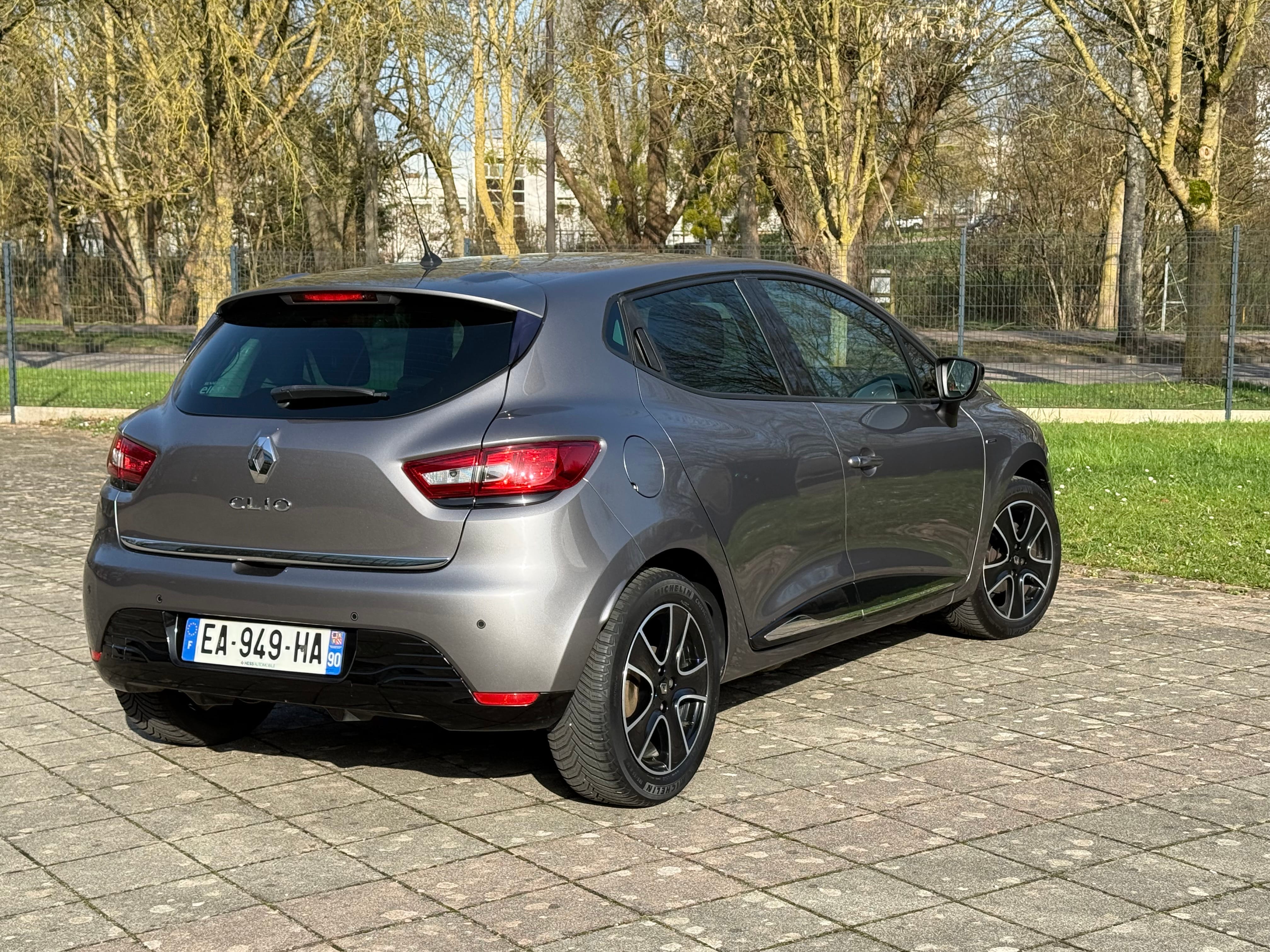 Renault Clio 4 Connectée - Gare de Metz 24h/24" avec Régulateur de vitesse