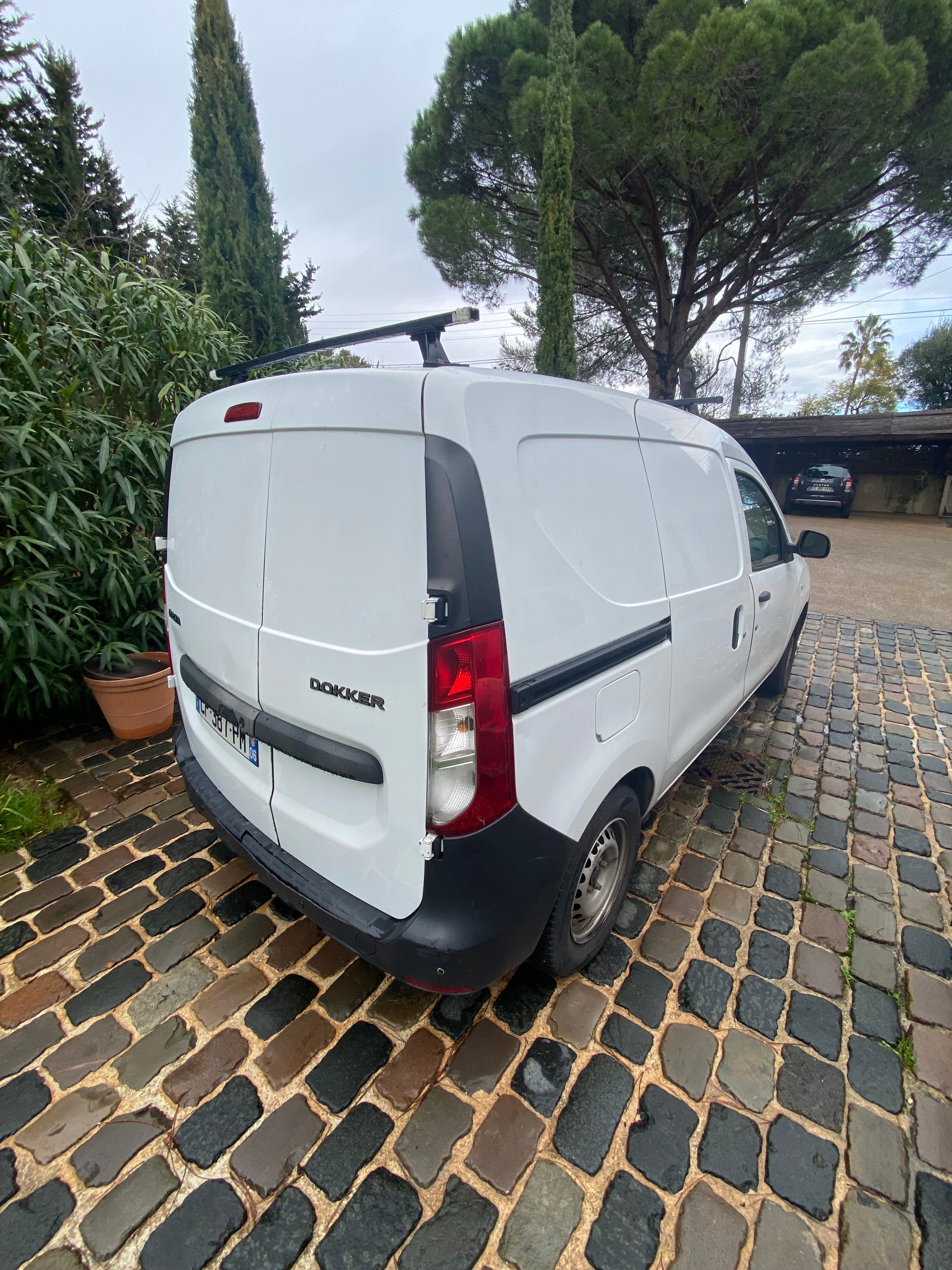 Dacia Dokker with Bluetooth audio