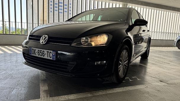 Volkswagen Golf Louez la Golf Diesel DSG CUP – Sportivité, Confort et Économie en Boîte Automatique !