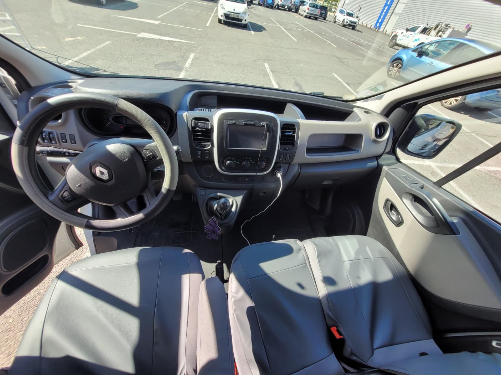 Renault Trafic avec Attelage